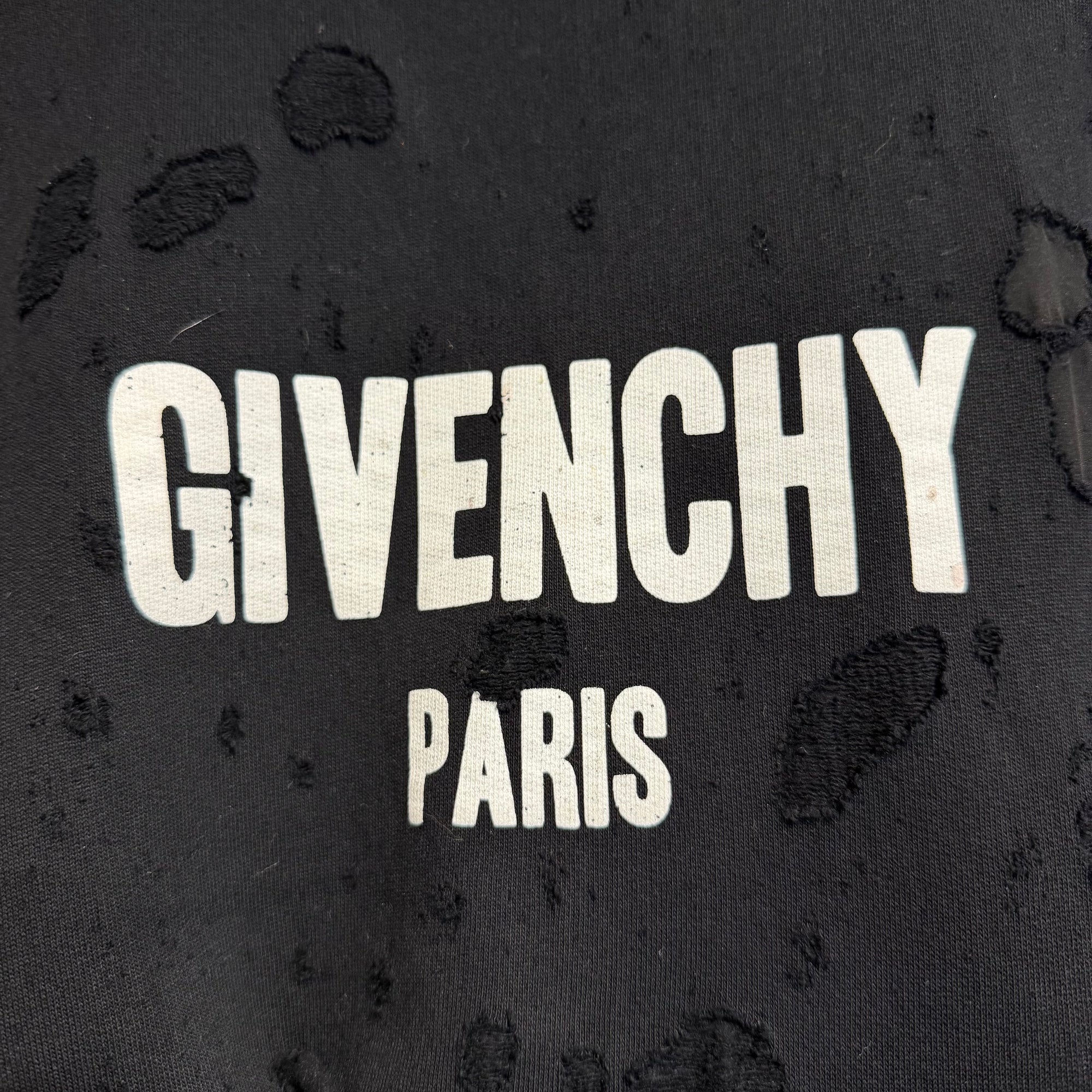 GIVENCHY FW25 PARIS DISTRESSED LOGO CREWNECK ‘BLACK’