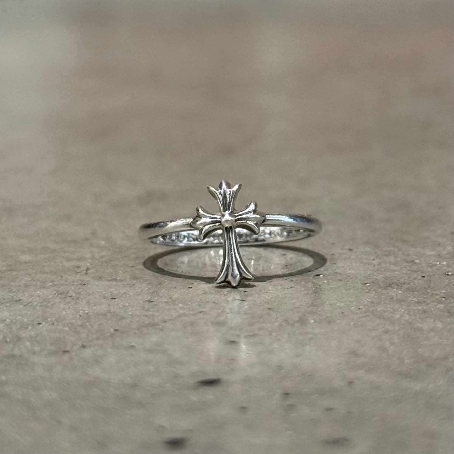 CHROME HEARTS CROSS BUBBLE GUM RING ‘SILVER’