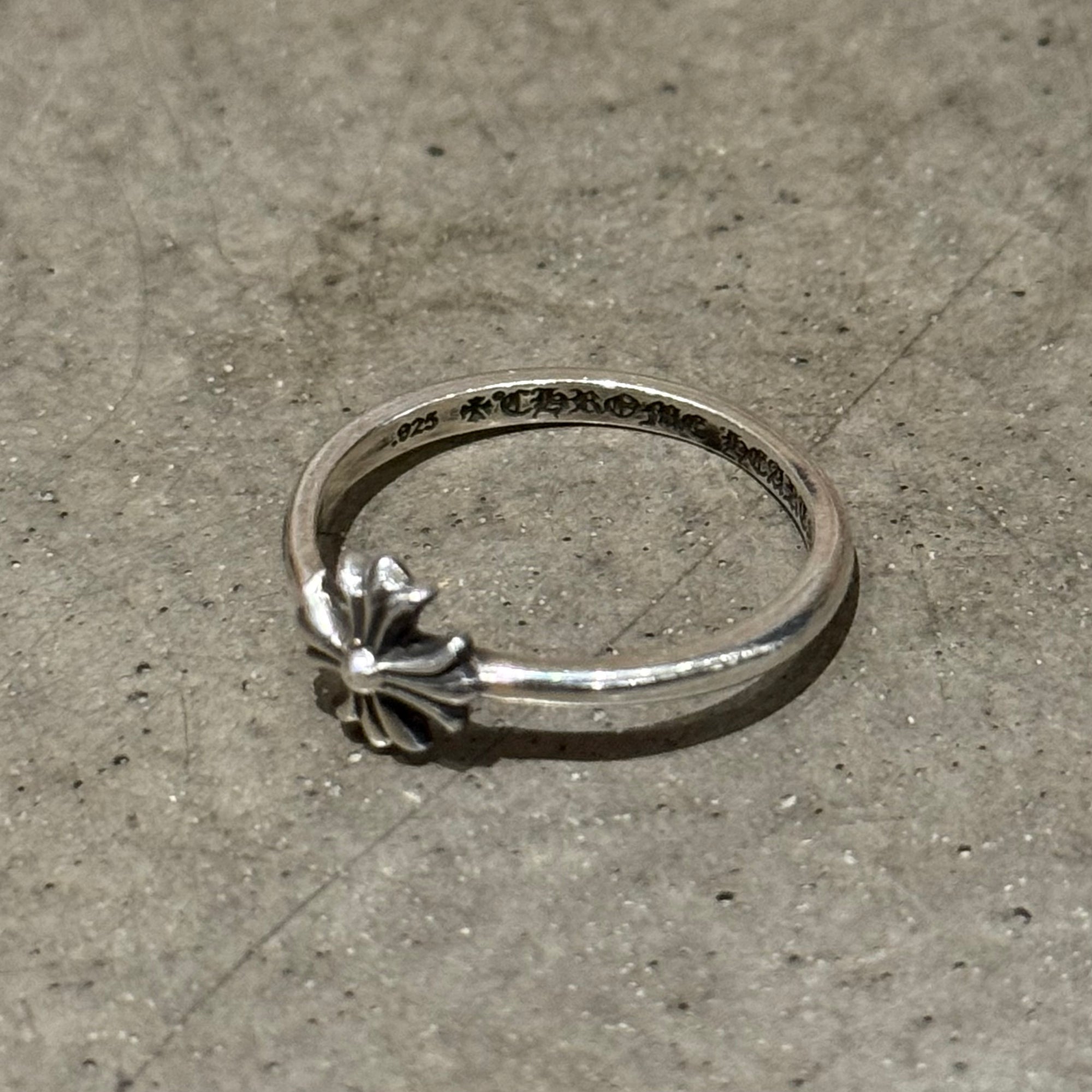 CHROME HEARTS PLUS CROSS BUBBLEGUM RING ‘SILVER’
