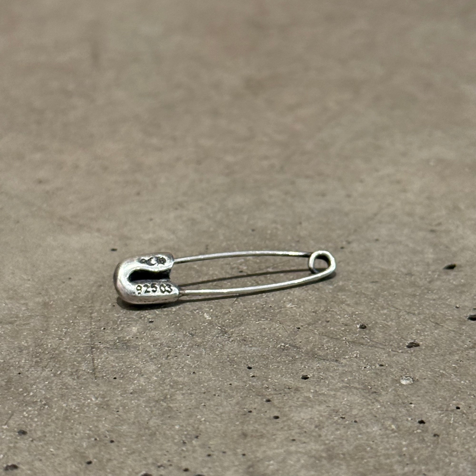 CHROME HEARTS SMALL SAFETY PIN ‘SILVER’