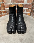 MAISON MARGIELA TABI FLAT ANKLE BOOTS ‘BLACK’