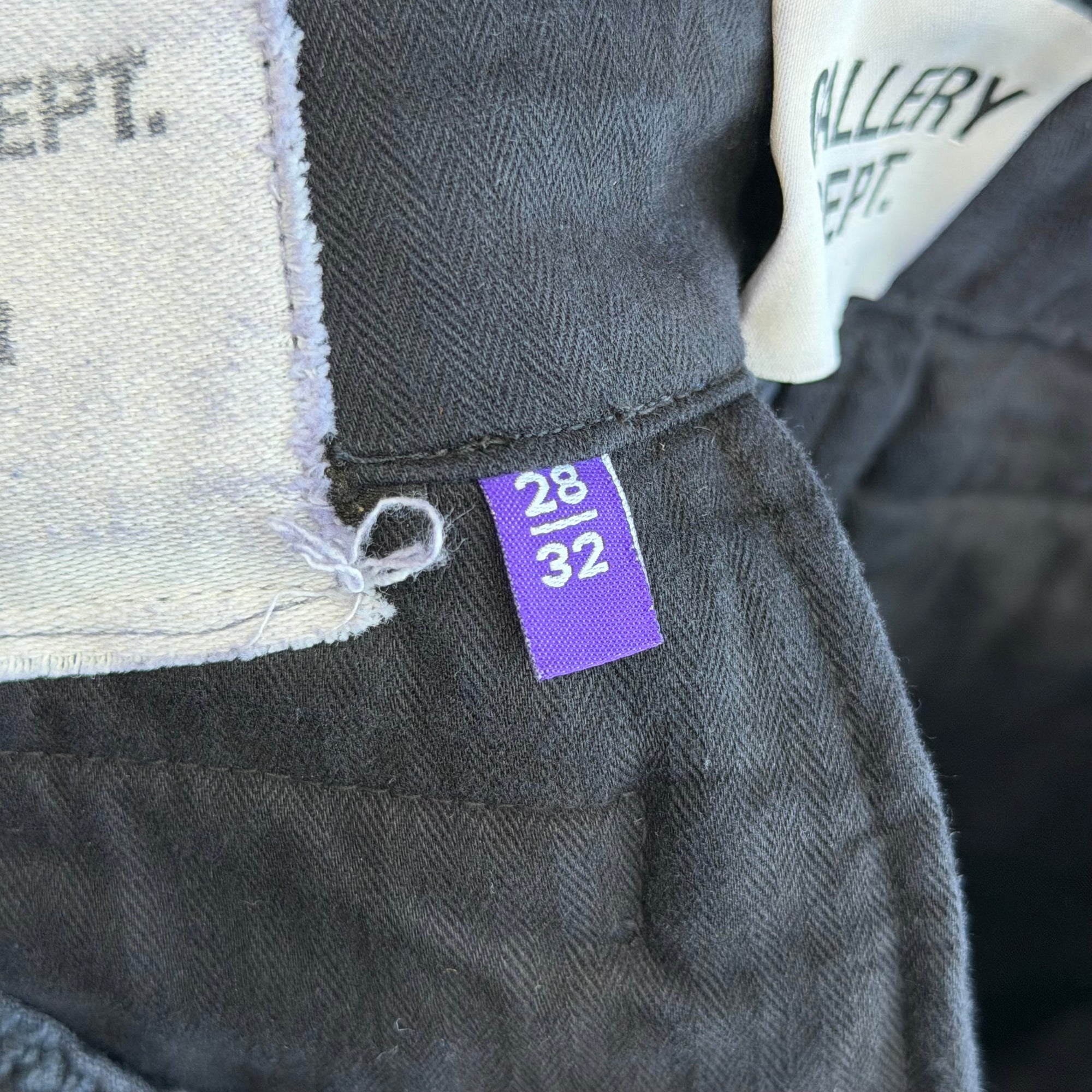 GALLERY DEPT. DISTRESSED PROGRAMMER CARGO PANTS ‘BLACK’