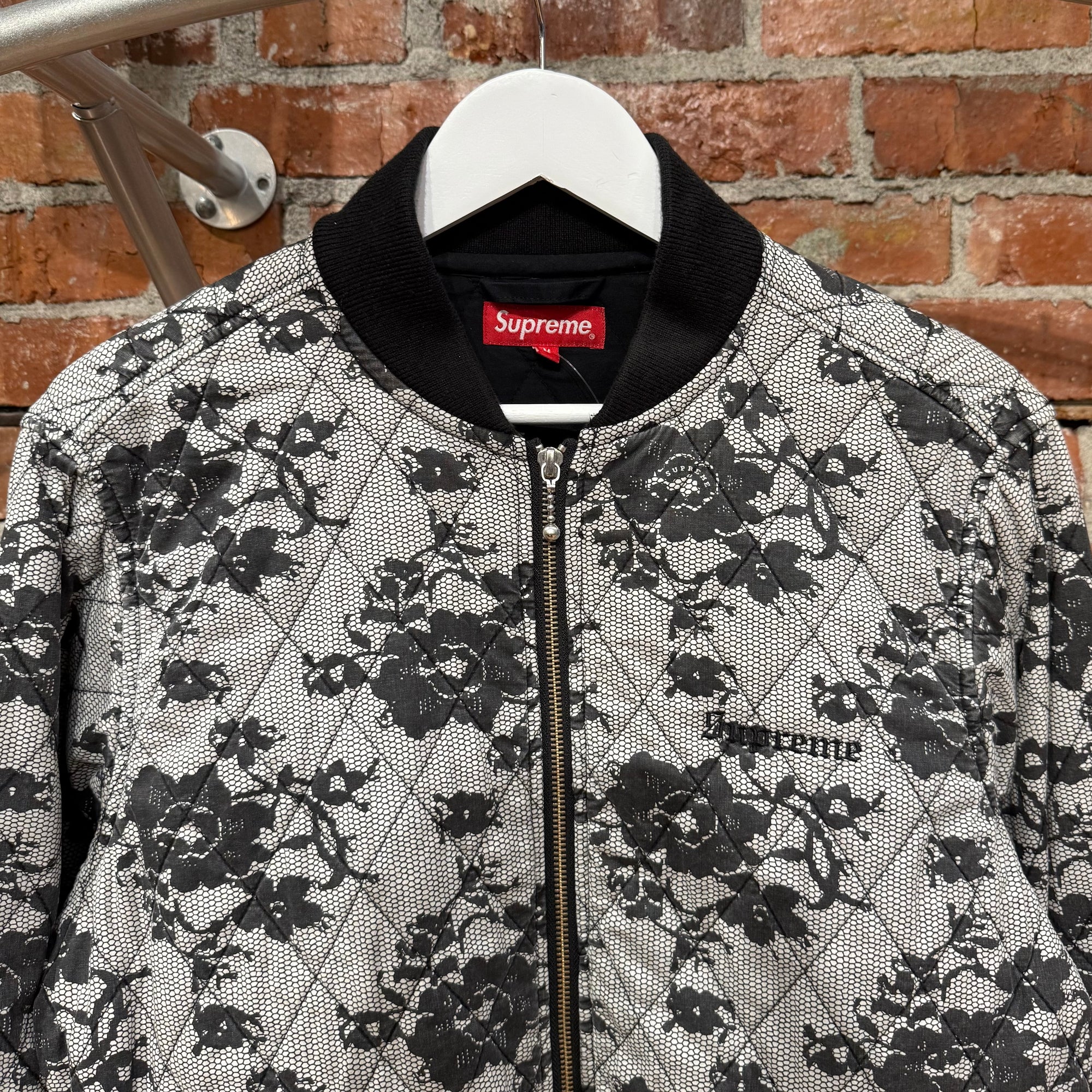 SUPREME SS17 QUILTED LACE FLORAL BOMBER ‘GREY’