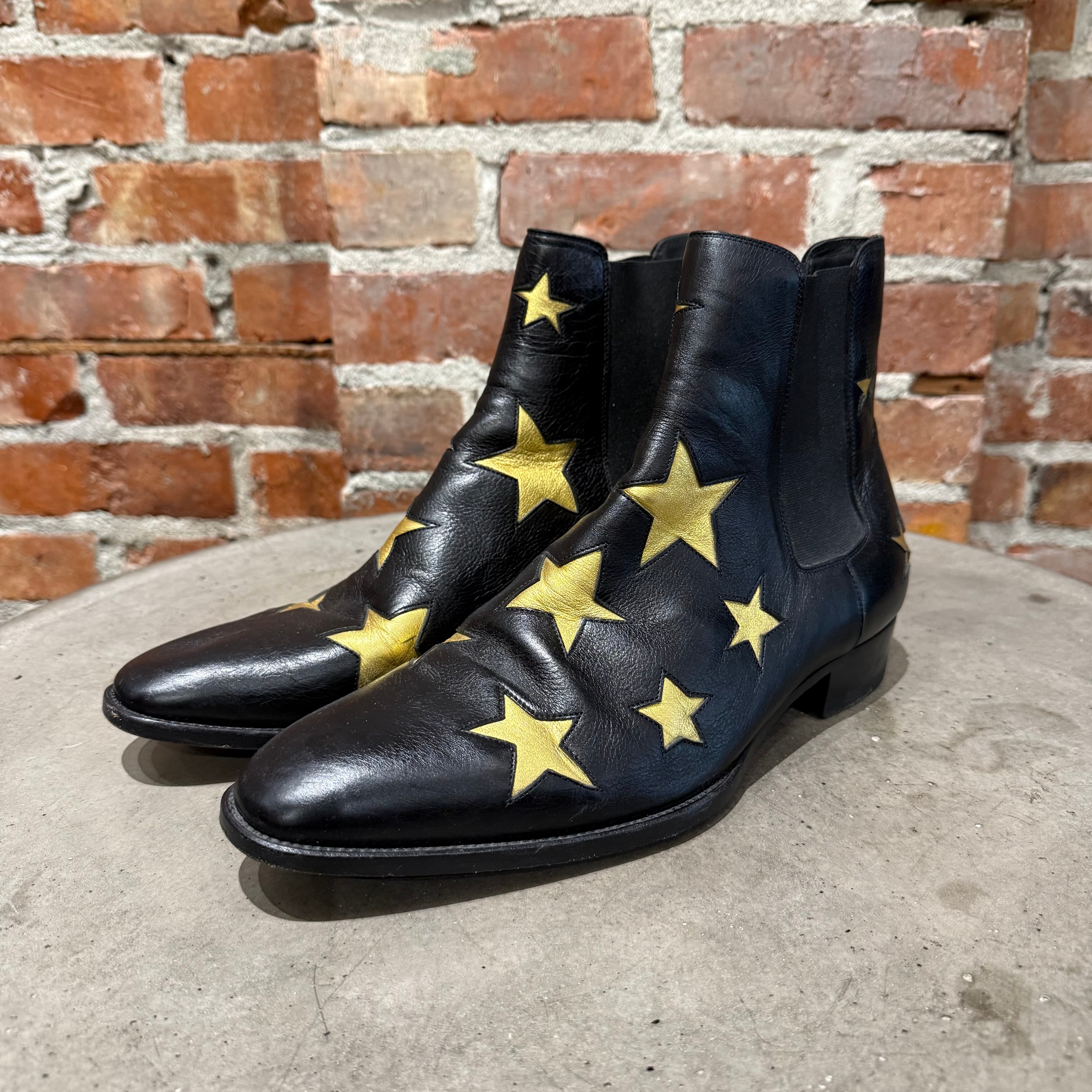 SAINT LAURENT PARIS WYATT 30 STAR BOOTS 'BLACK' – Sadō Room