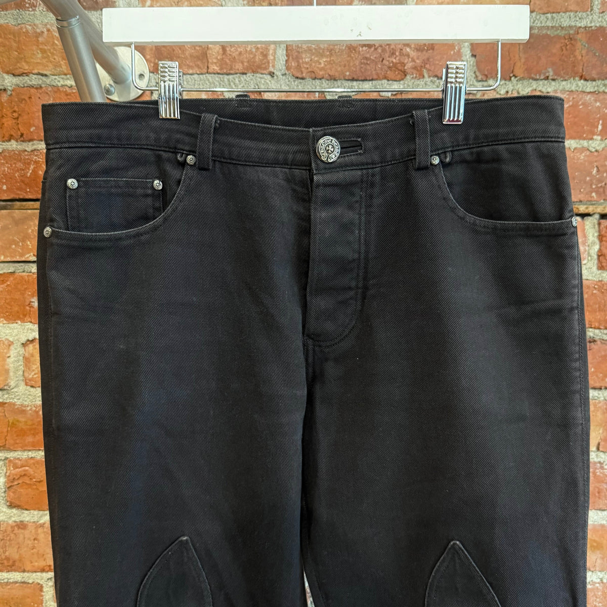 CHROME HEARTS FLEUR KNEE STRAIGHT LEG DENIM ‘BLACK’