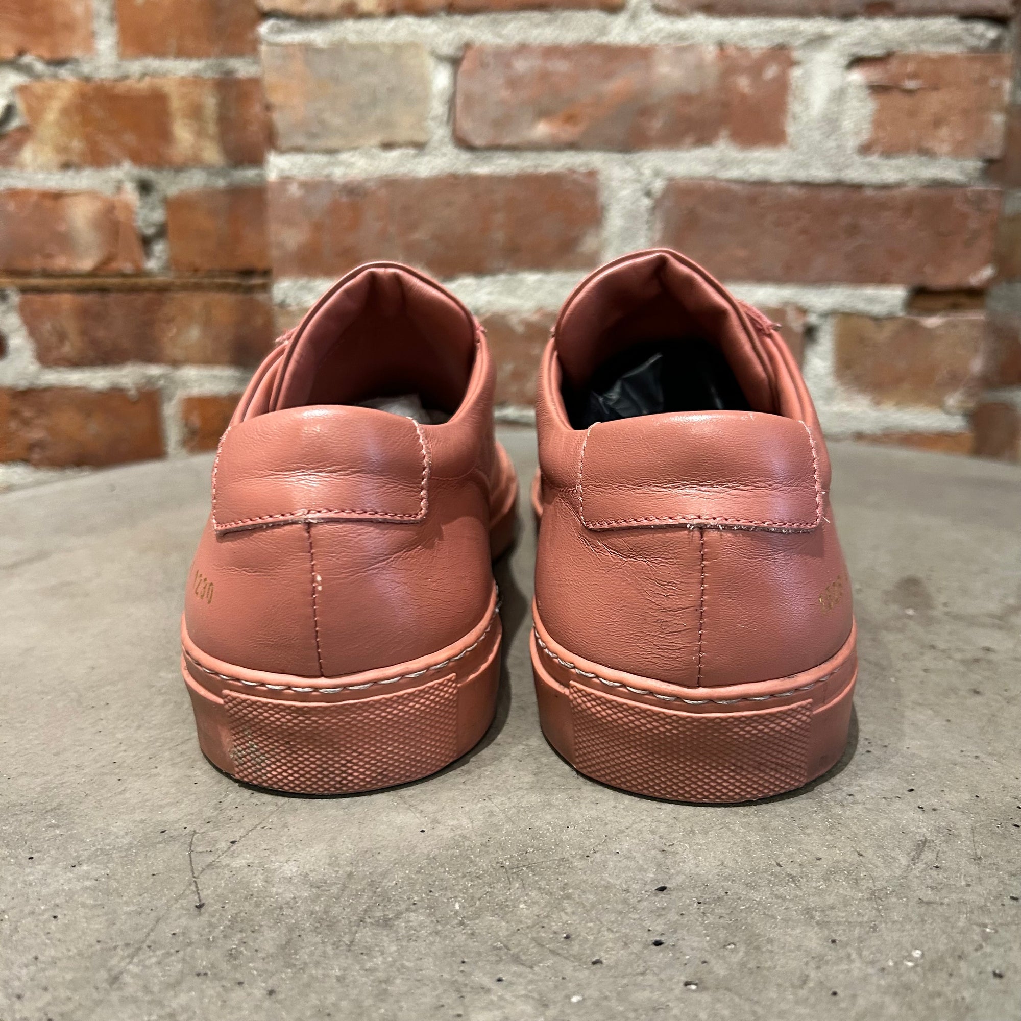 COMMON PROJECT ACIHLLES LOW SNEAKERS ‘SALMON’