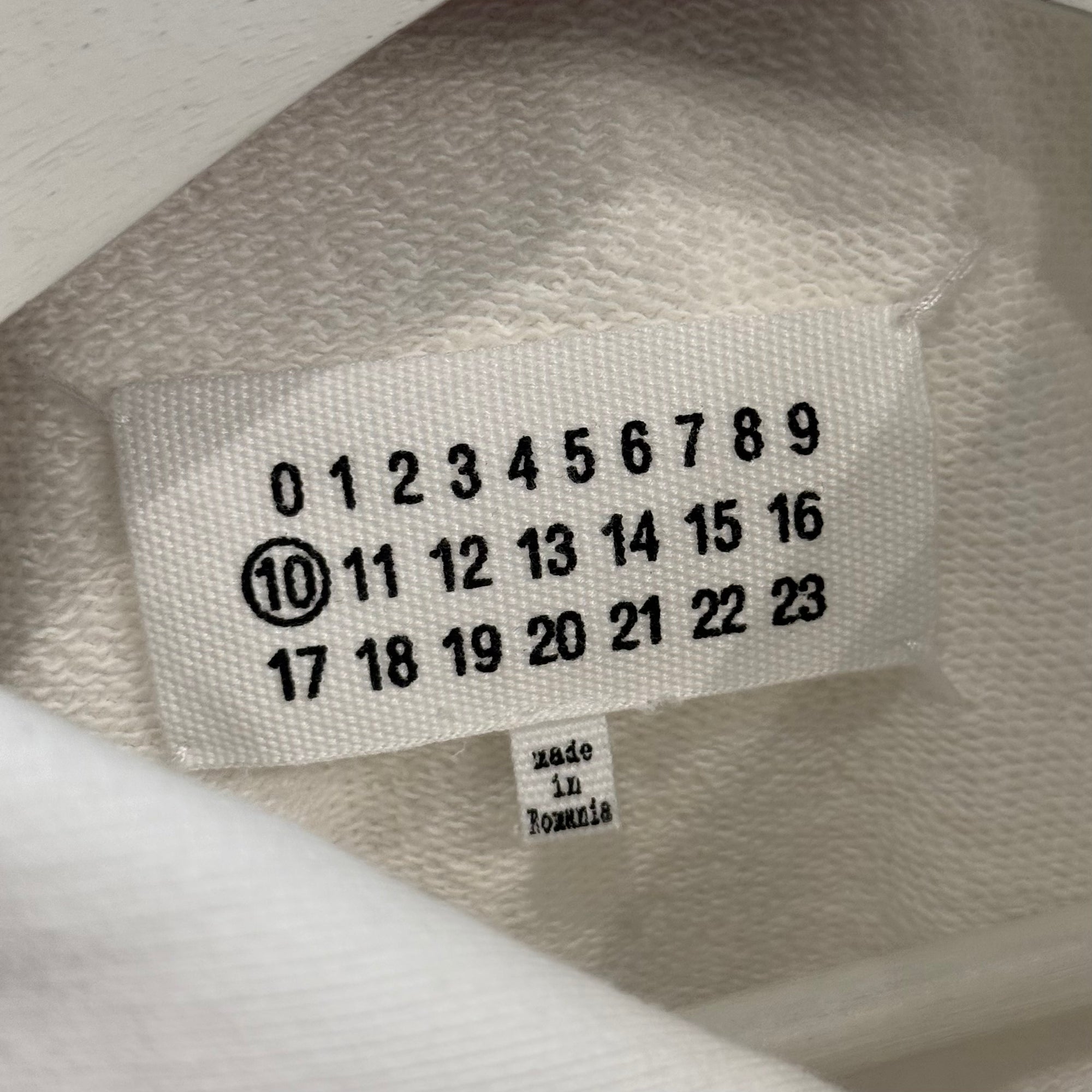 MAISON MARGIELA REVERSED LOGO HOODIE ‘WHITE’