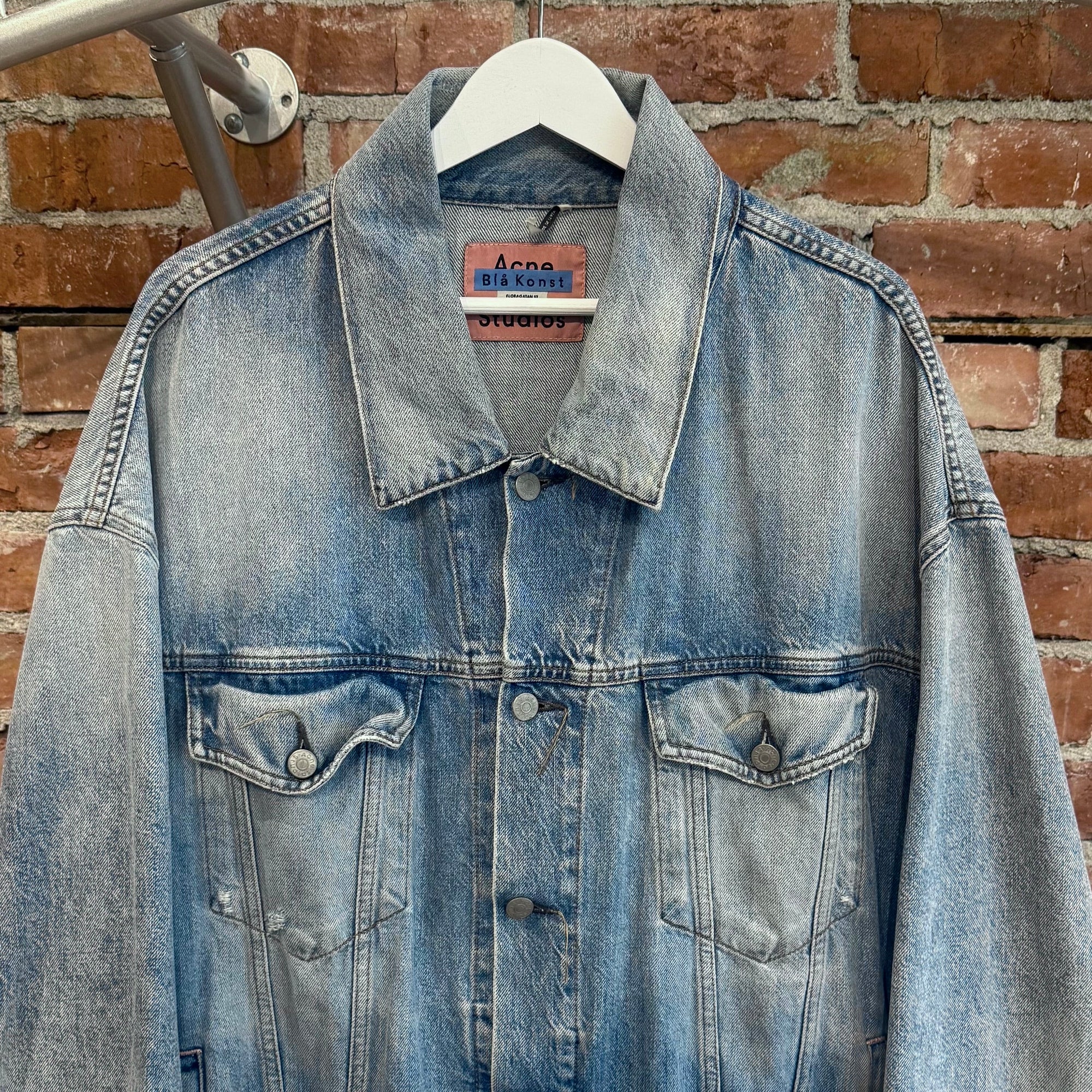 ACNE STUDIOS OVERSIZED DENIM TRUCKER JACKET ‘LIGHT WASH’