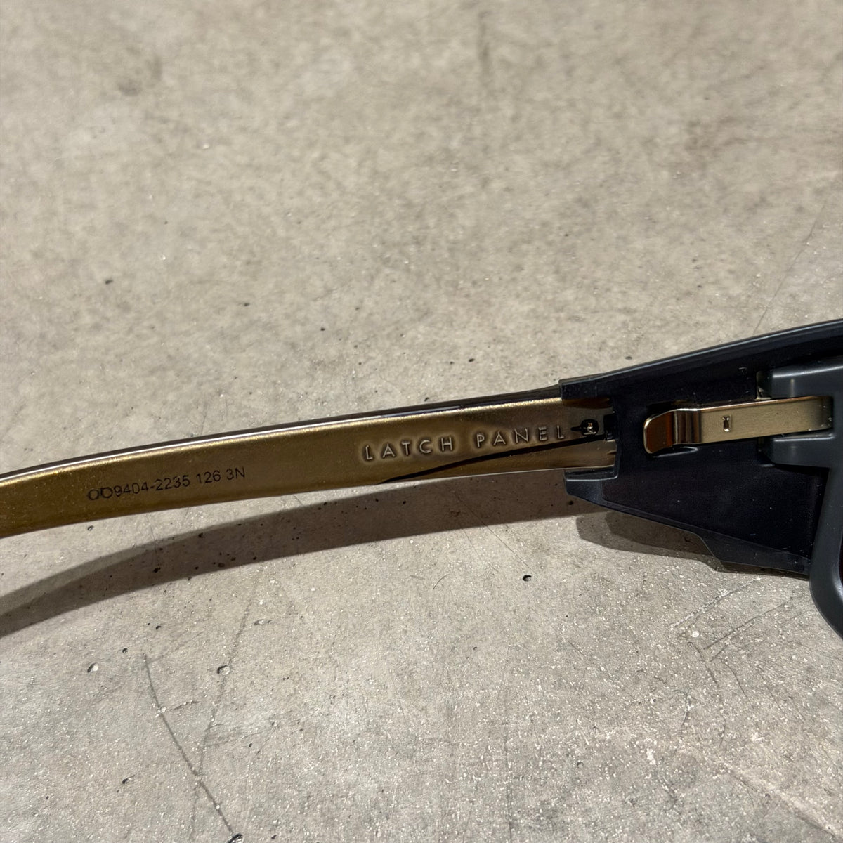 OAKLEY X BODEGA PRIZM LATCH PANEL SUNGLASSES ‘MULTI’