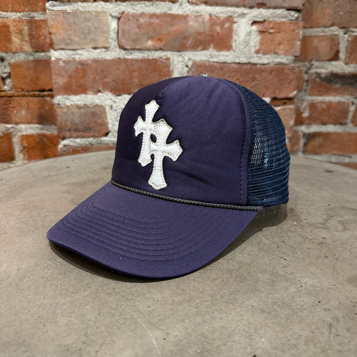 CHROME HEARTS DOUBLE CROSS PATCH TRUCKER HAT ‘NAVY’