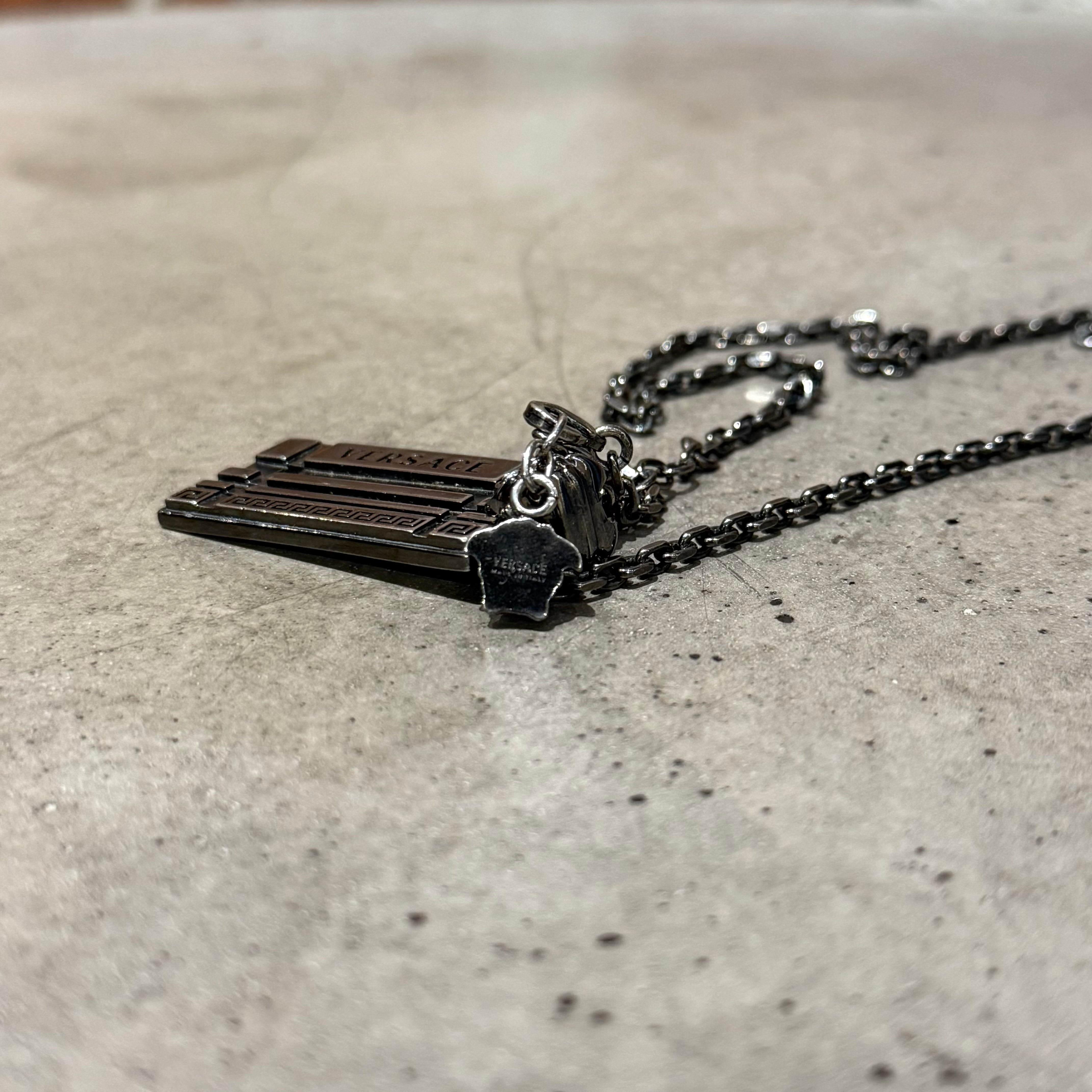 VERSACE MEDUSA PLATE DOG TAG NECKLACE 'GUN METAL' – Sadō Room
