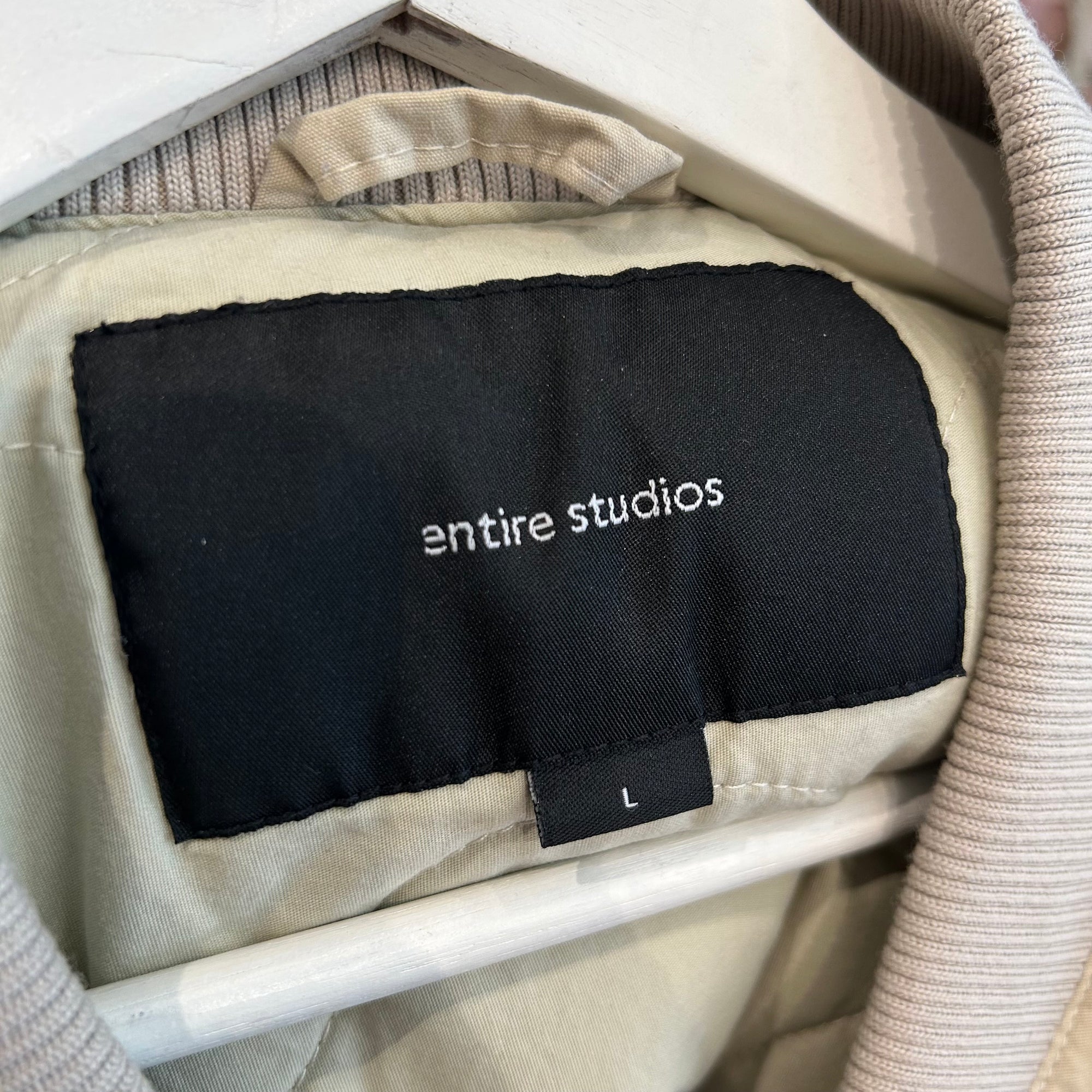 ENTIRE STUDIOS A-4 CROPPED BOMBER JACKET ‘CREAM’