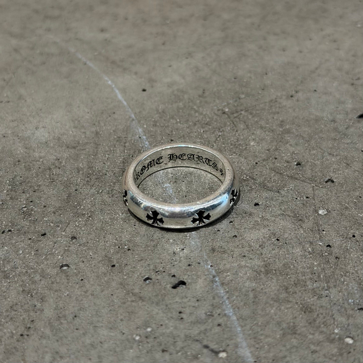 CHROME HEARTS NEGATIVE PLUS BAND RING ‘SILVER’