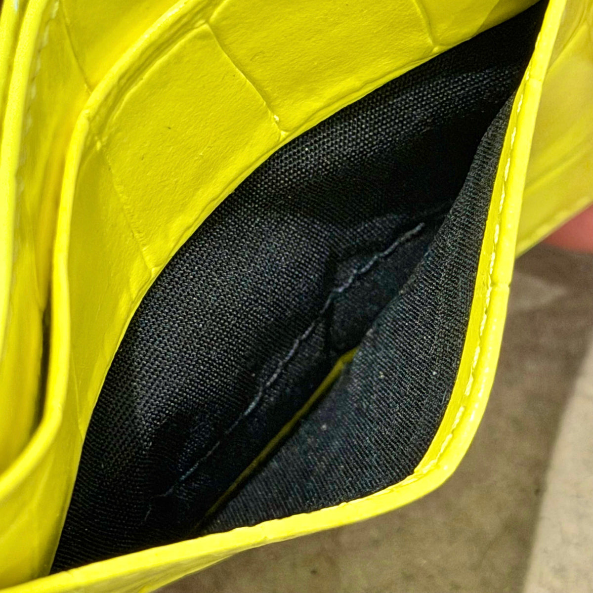 BALENCIAGA CROC BB CARD HOLDER ‘YELLOW’