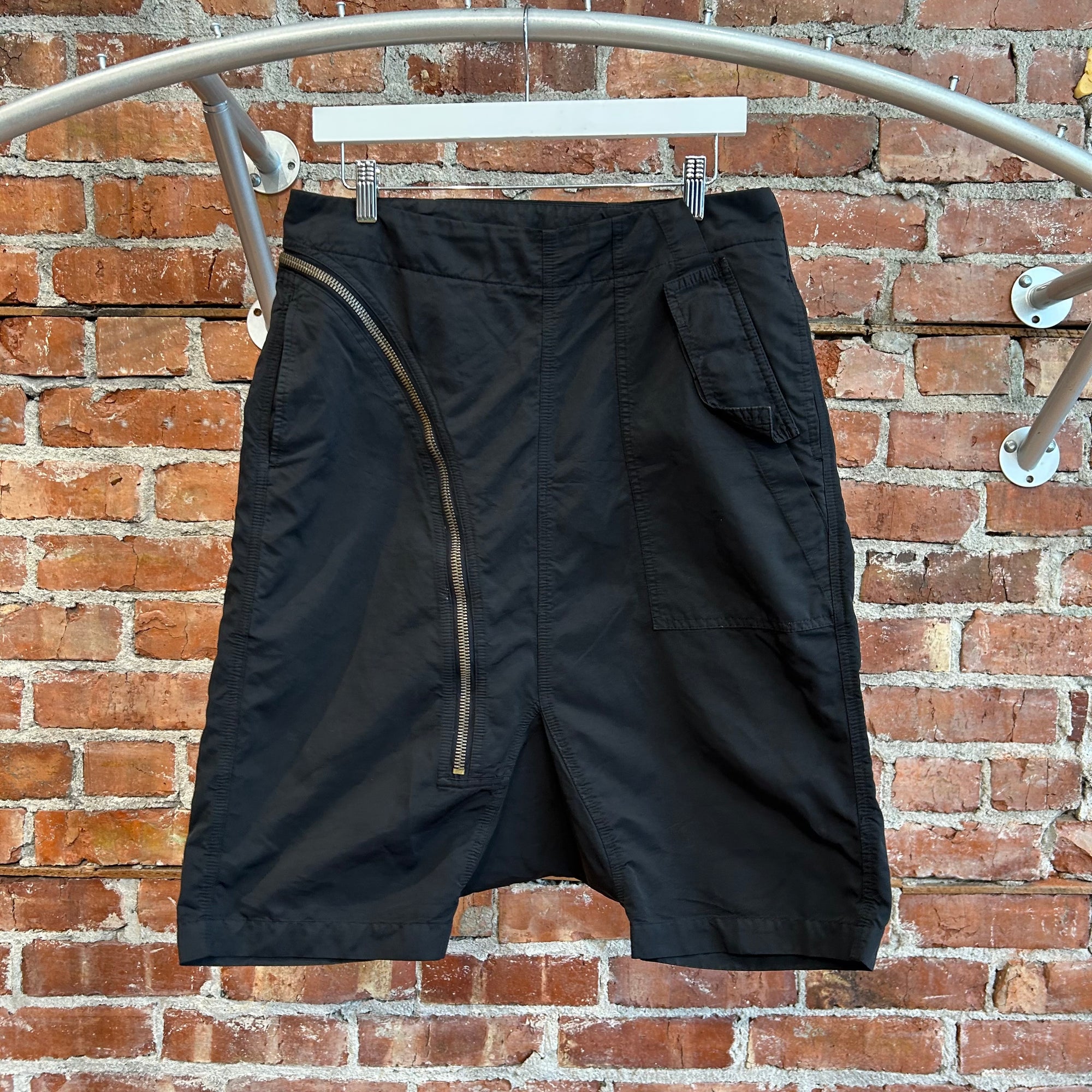 RICK OWENS DRKSDHW SS126 AIRCUT POD SHORTS ‘BLACK’
