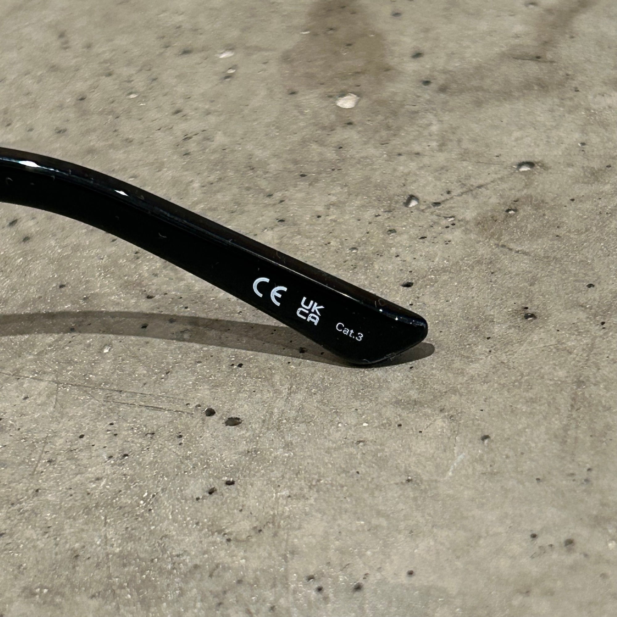 BALENCIAGA LOGO ARM SUNGLASSES ‘BLACK’