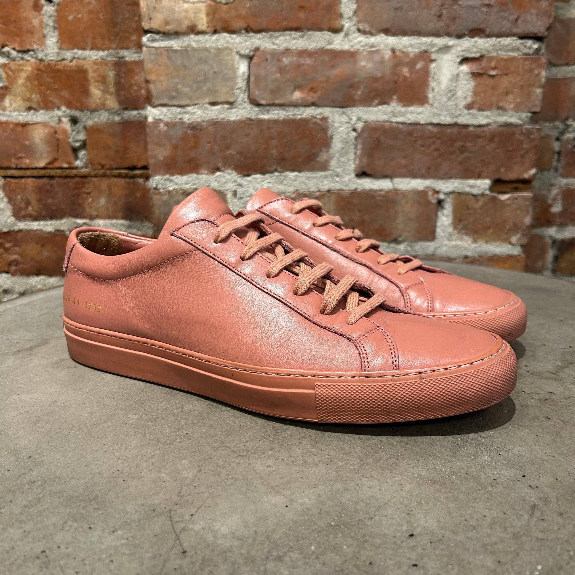 COMMON PROJECT ACIHLLES LOW SNEAKERS ‘SALMON’