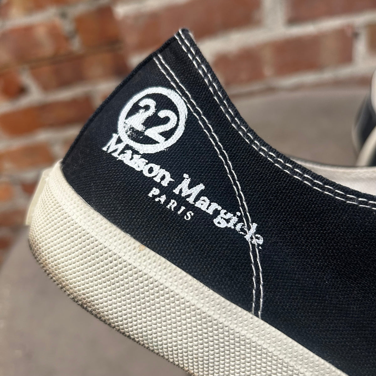 MARGIELA CANVAS TABI SNEAKERS ‘BLACK’