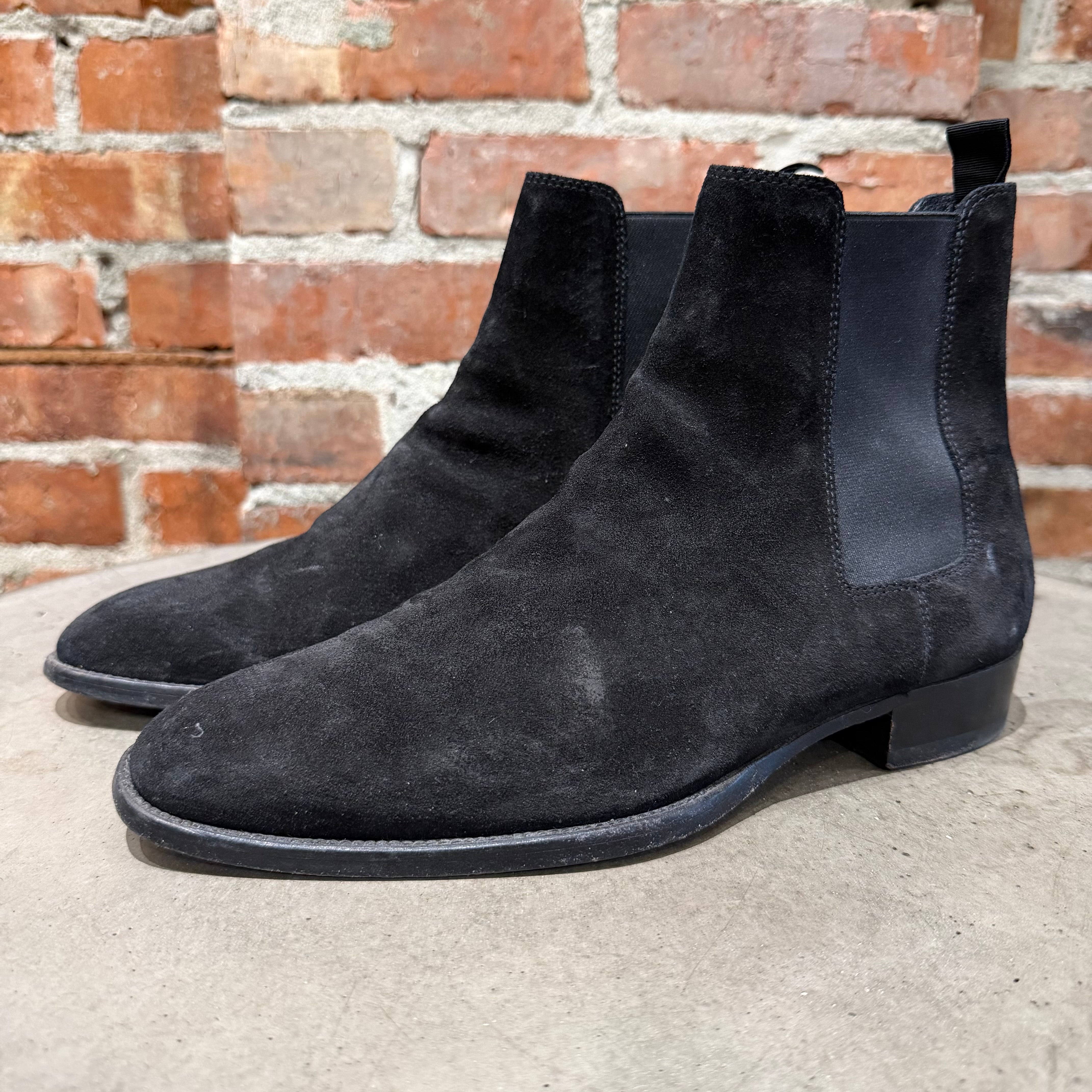 SAINT LAURENT WYATT 30 SUEDE CHELSEA BOOTS 'BLACK' – Sadō Room