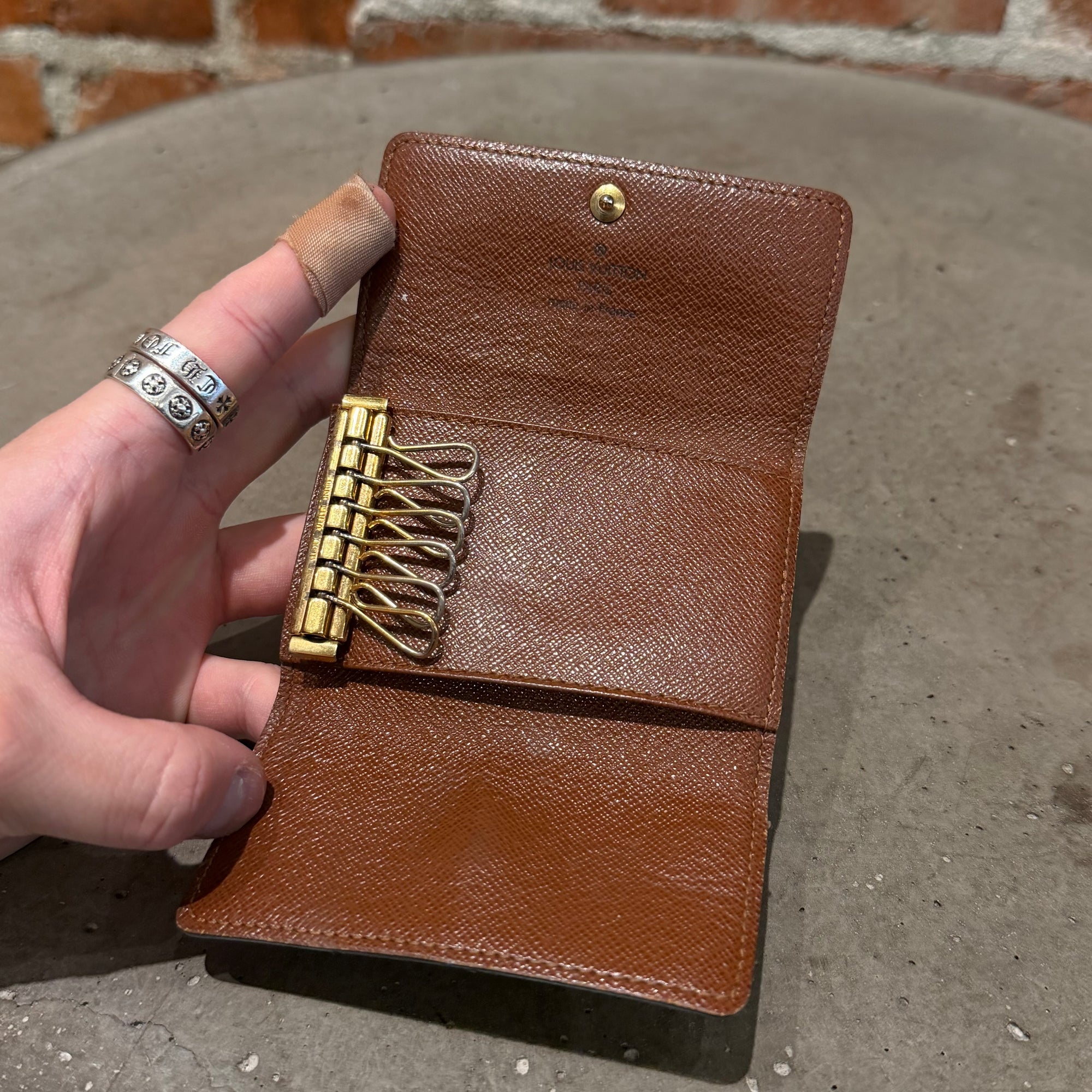 LOUIS VUITTON MONOGRAM KEY CASE ‘BROWN’