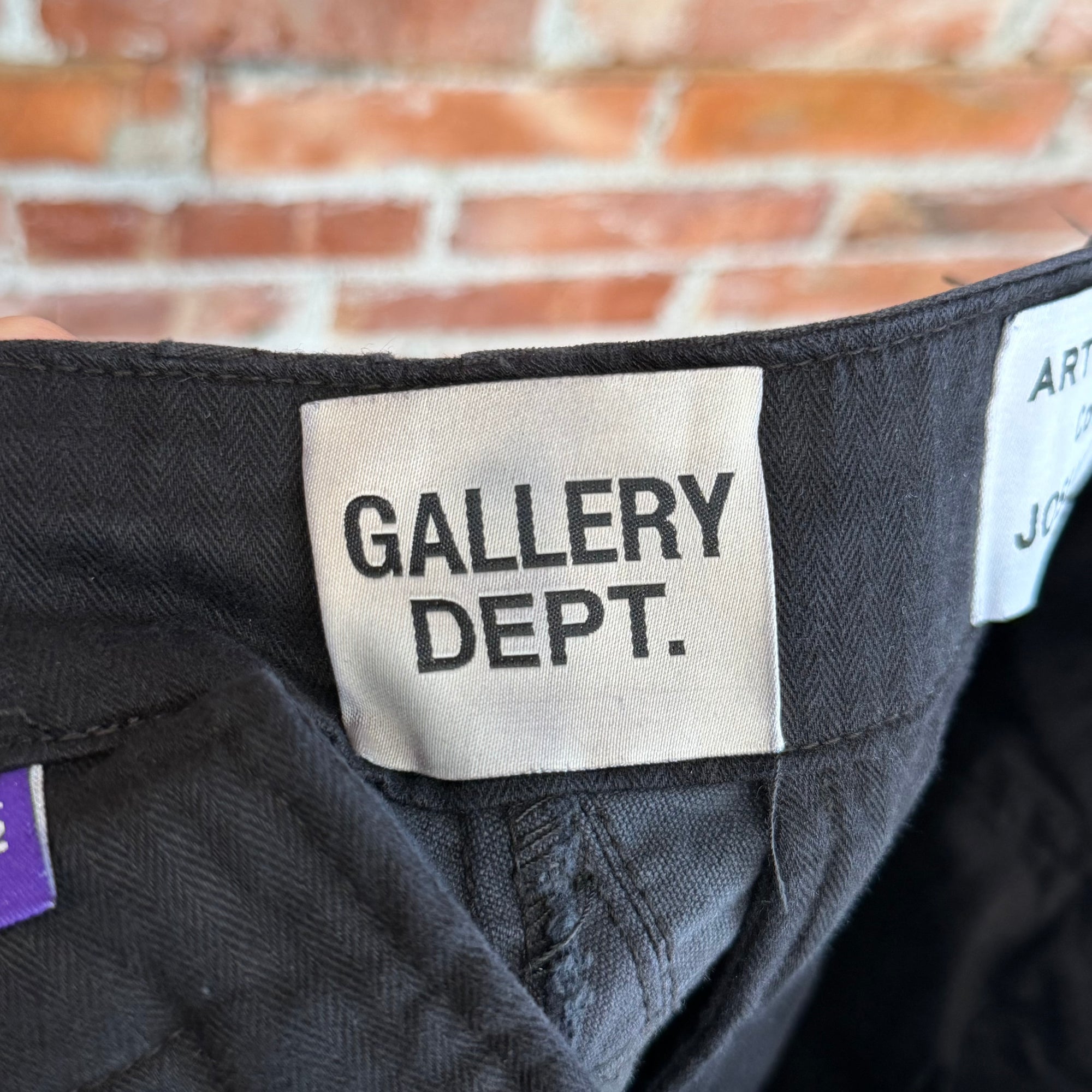 GALLERY DEPT. DISTRESSED PROGRAMMER CARGO PANTS ‘BLACK’