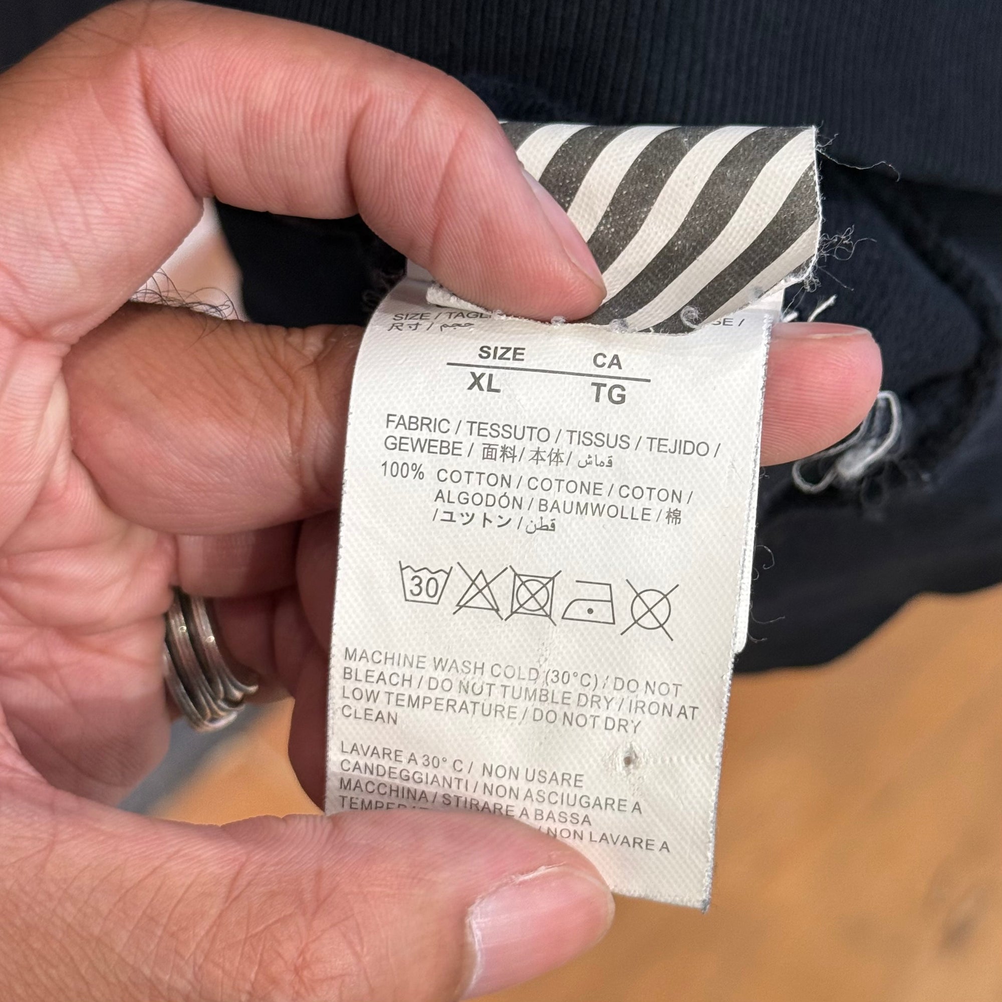 OFF-WHITE FW18-19 CONSTURCTION LOGO CREWNECK ‘BLACK’