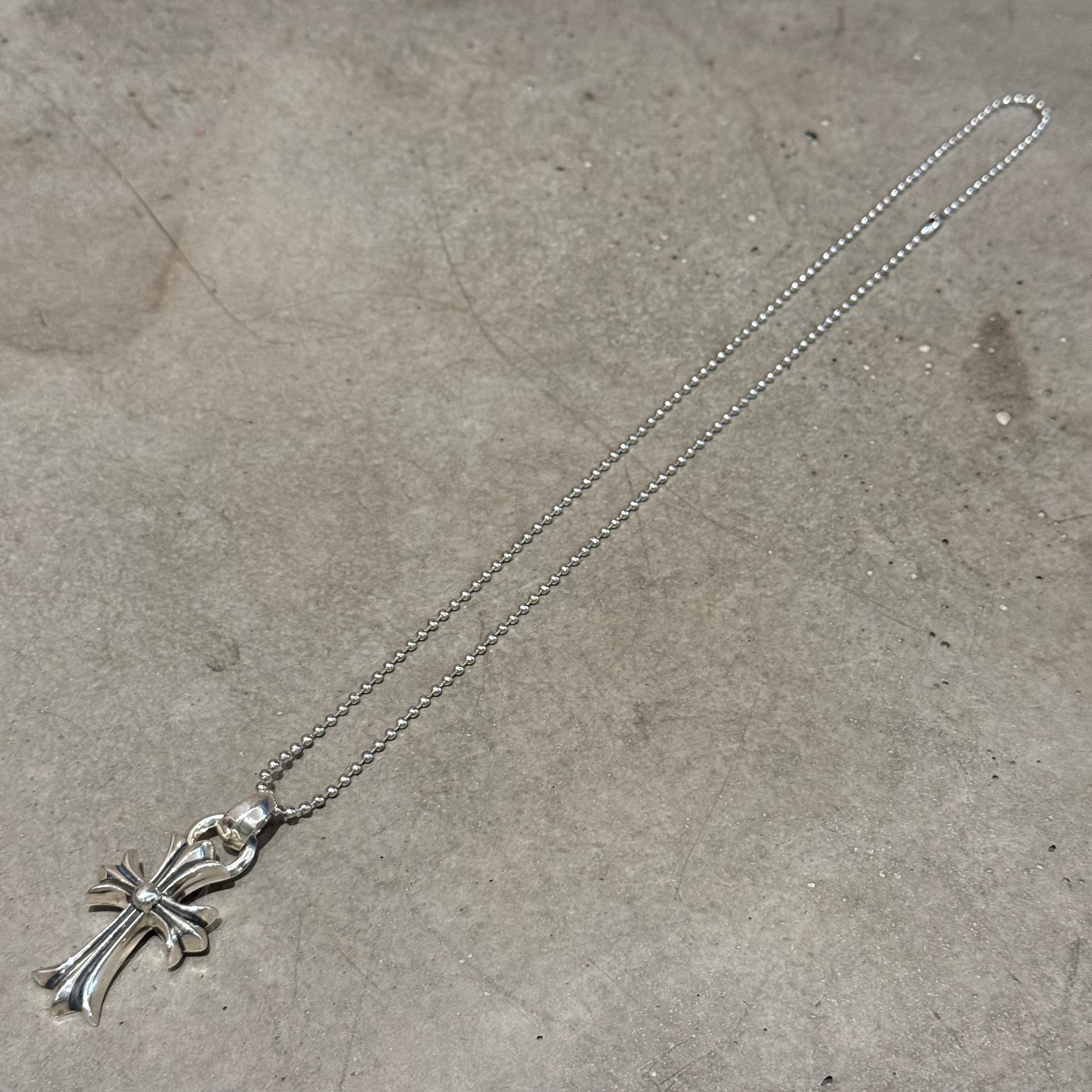 CHROME HEARTS SMALL CROSS W/ BALE NECKLACE ‘SILVER’