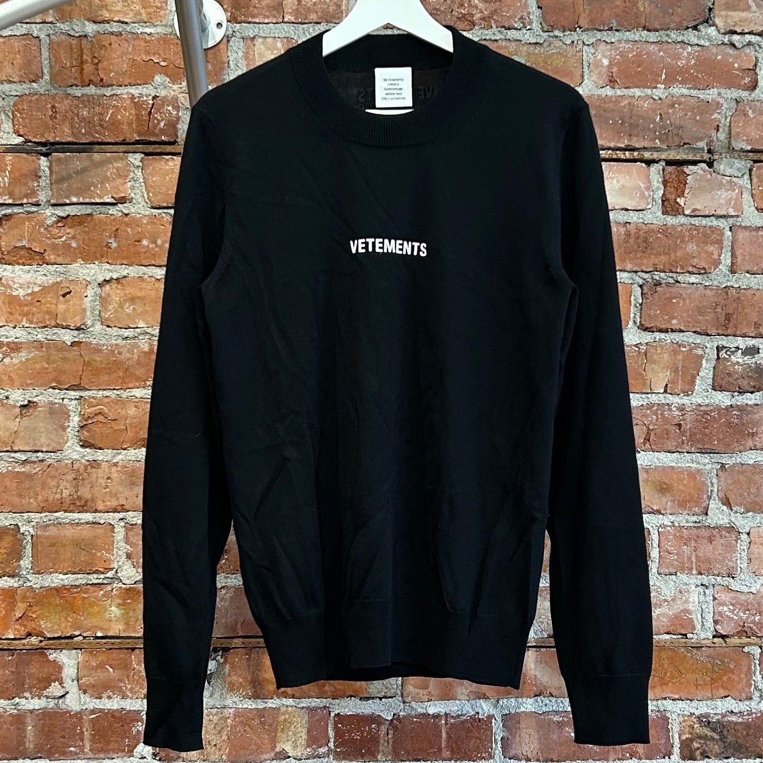 VETEMENTS AW21 LOGO KNIT SWEATER ‘BLACK’