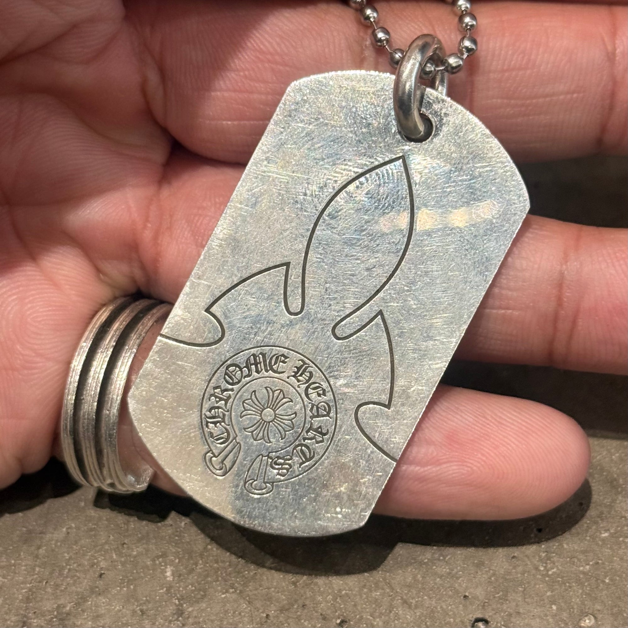 CHROME HEARTS FLEUR KNEE DOGTAG NECKLACE ‘SILVER’