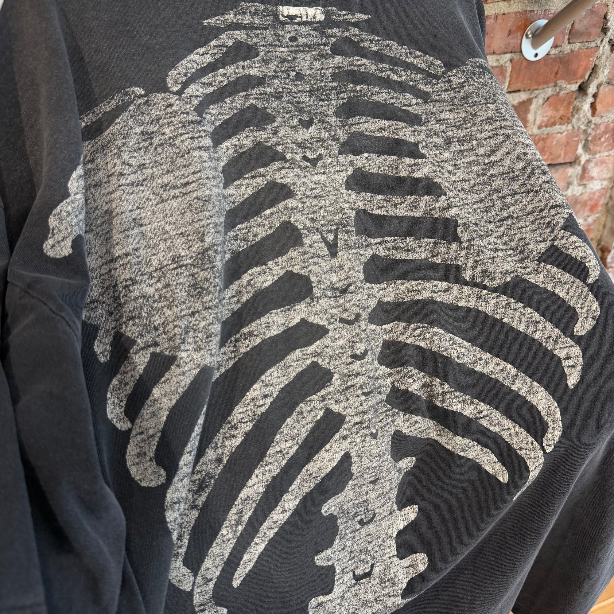 KAPITAL TWO TONE SKELETON TEE ‘BLACK/GREY’
