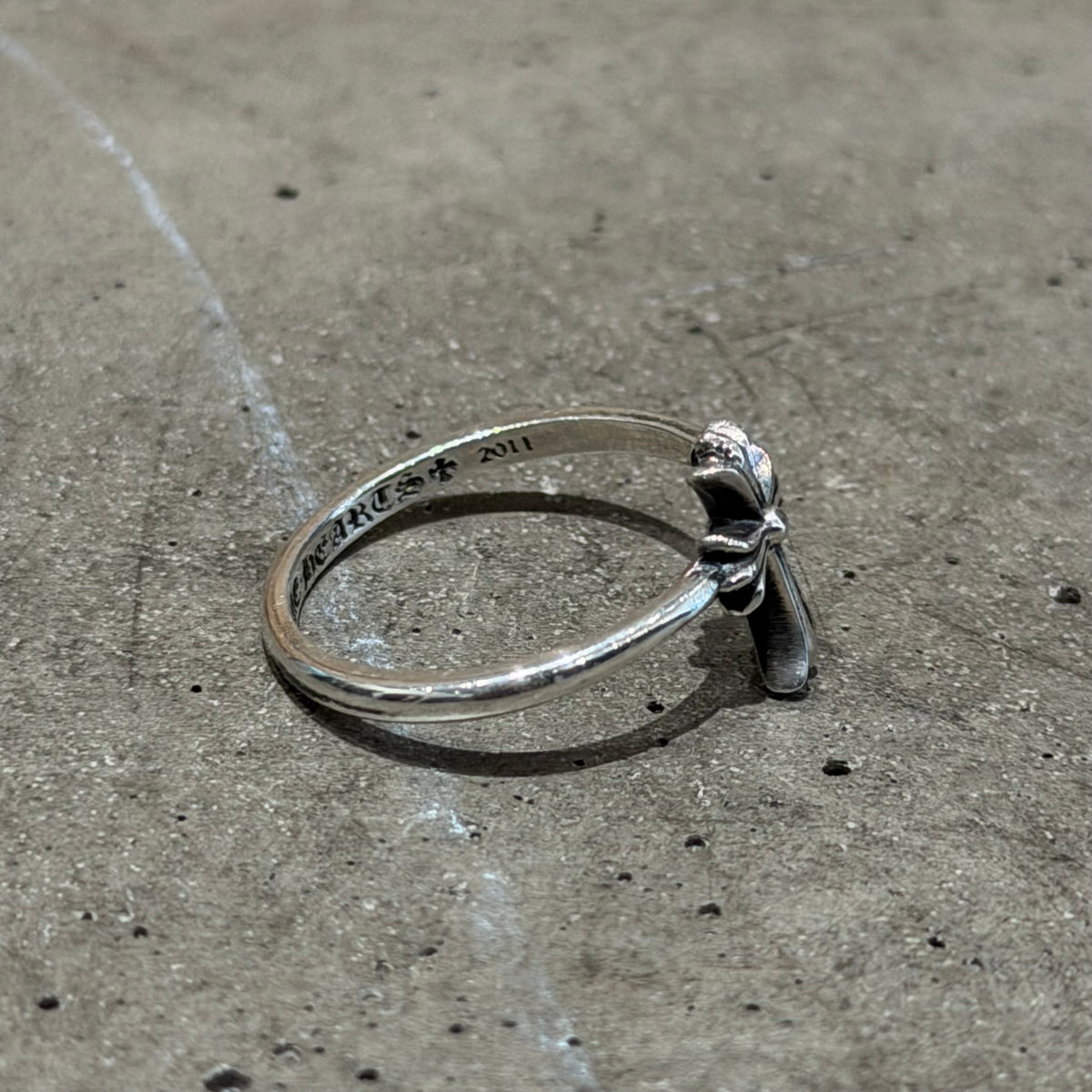 CHROME HEARTS CROSS BUBBLEGUM RING ‘SILVER’