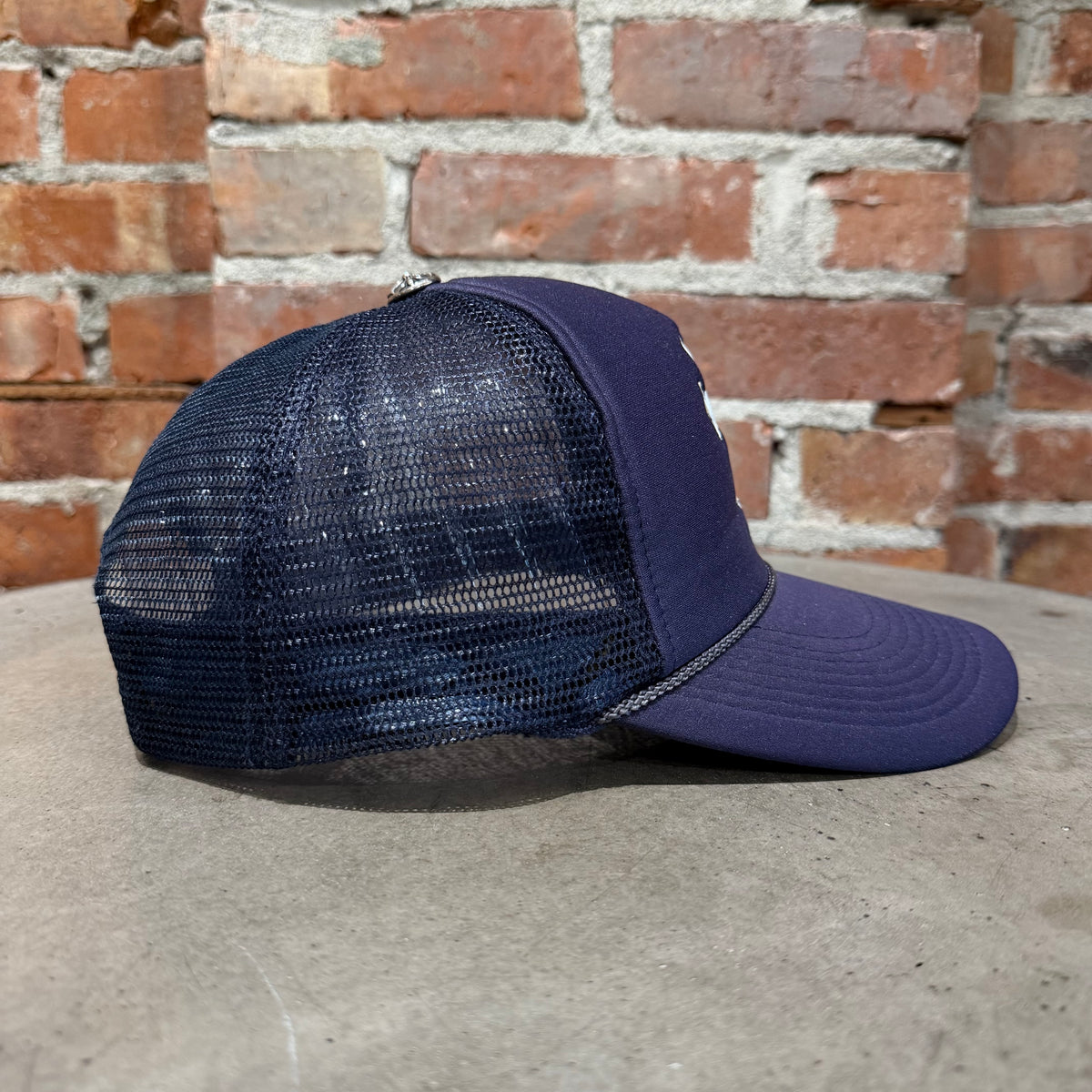 CHROME HEARTS DOUBLE CROSS PATCH TRUCKER HAT ‘NAVY’