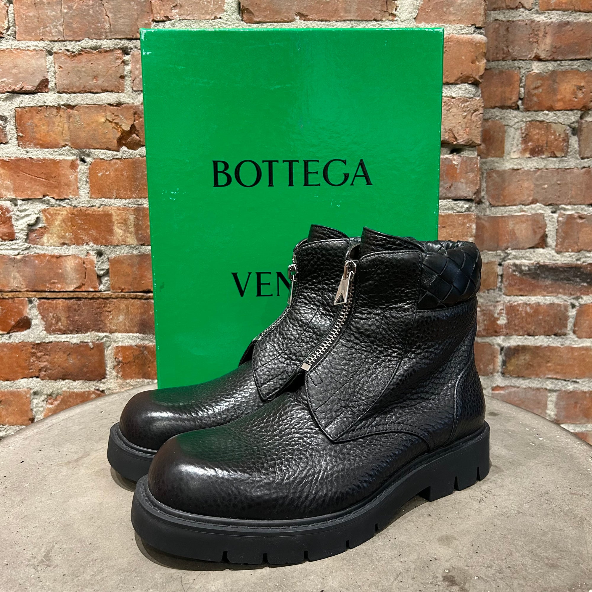 BOTTEGA VENETA HADDOCK ANKLE ZIP BOOTS ‘BLACK’