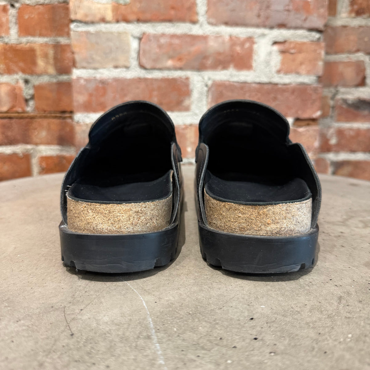 VERSACE LEATHER CLOG MULES ‘BLACK’