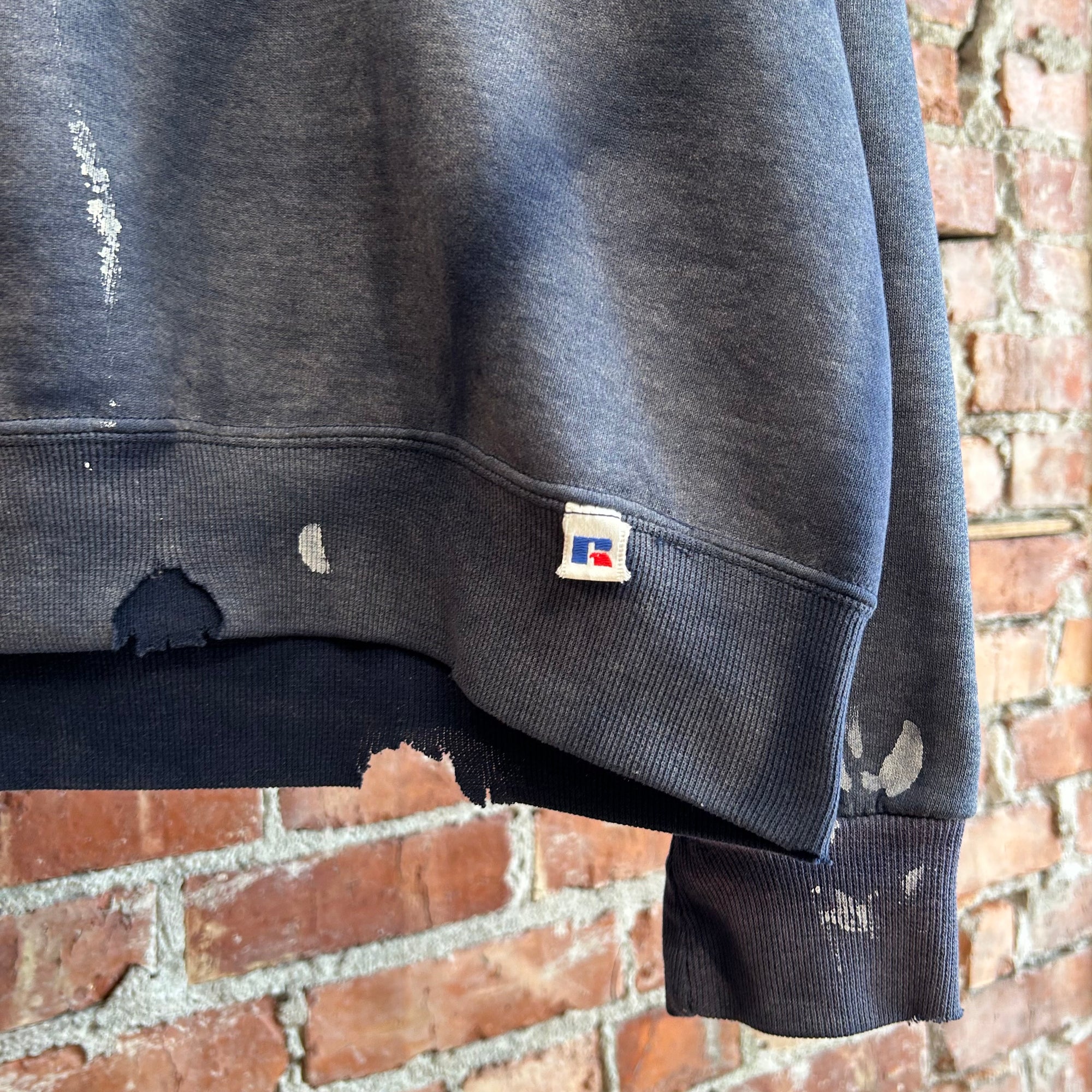 RUSSELL ATHETLIC 90S VINTAGE THRASHED PAINTER CREWNECK ‘FADED NAVY’