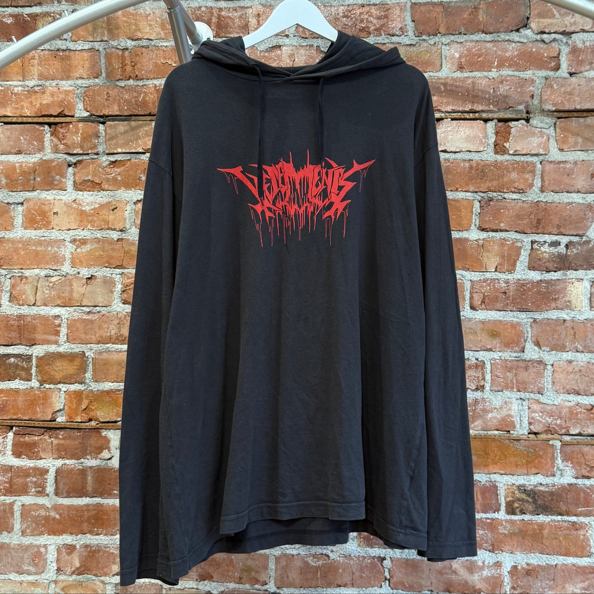 VETEMENTS AW18 HEAVY METAL TOUR HOODIE ‘BLACK’