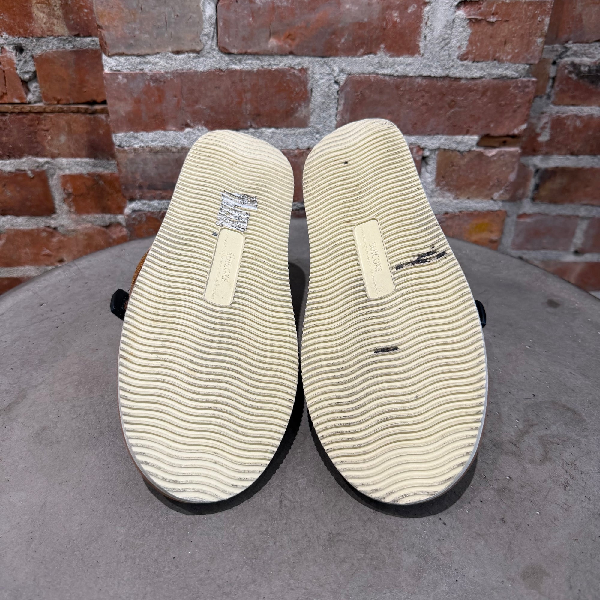 SUICOKE UGG SLIP ON LOAFERS ‘BROWN’