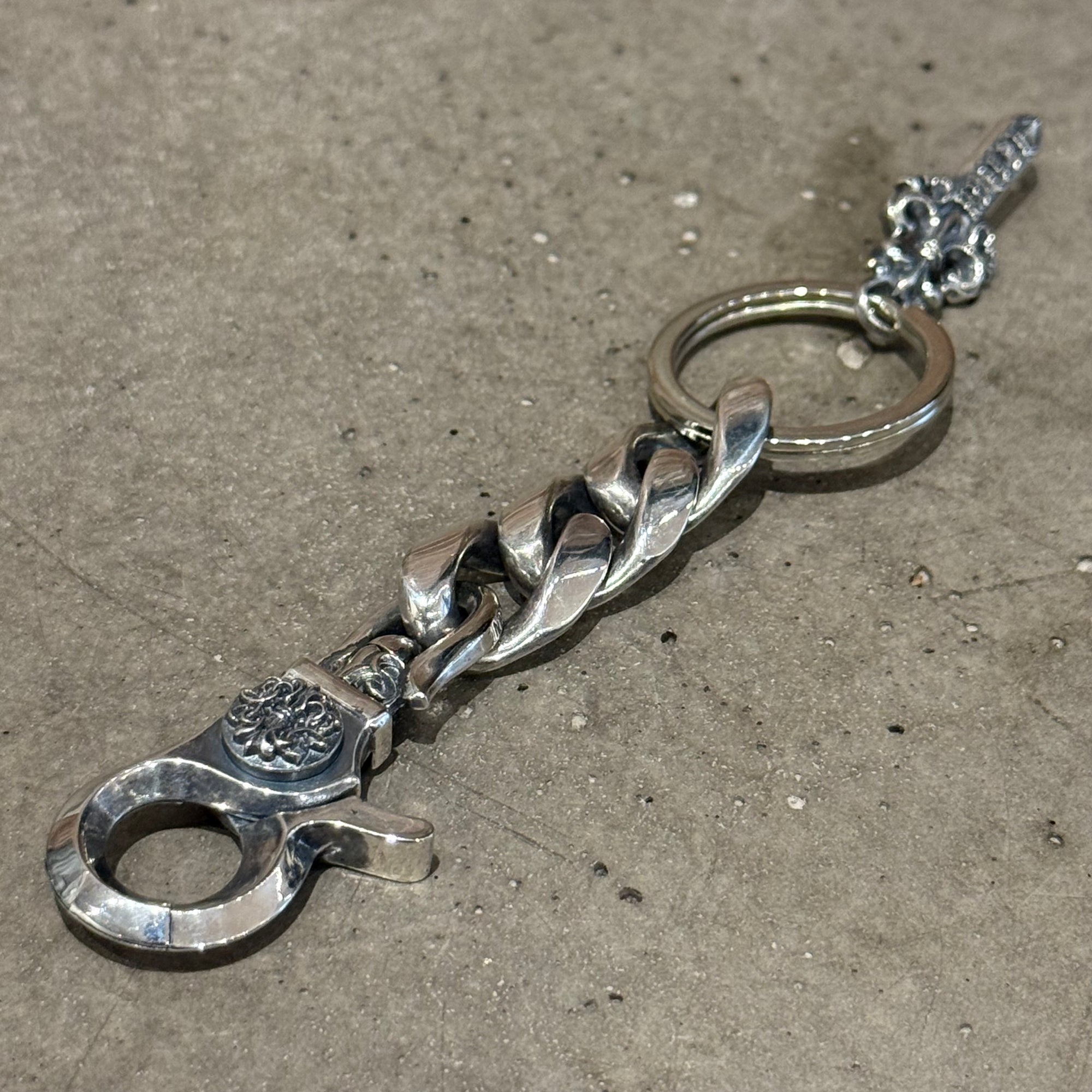 DEAL DESIGN KG CLIP DAGGER KEYCHAIN ‘SILVER’