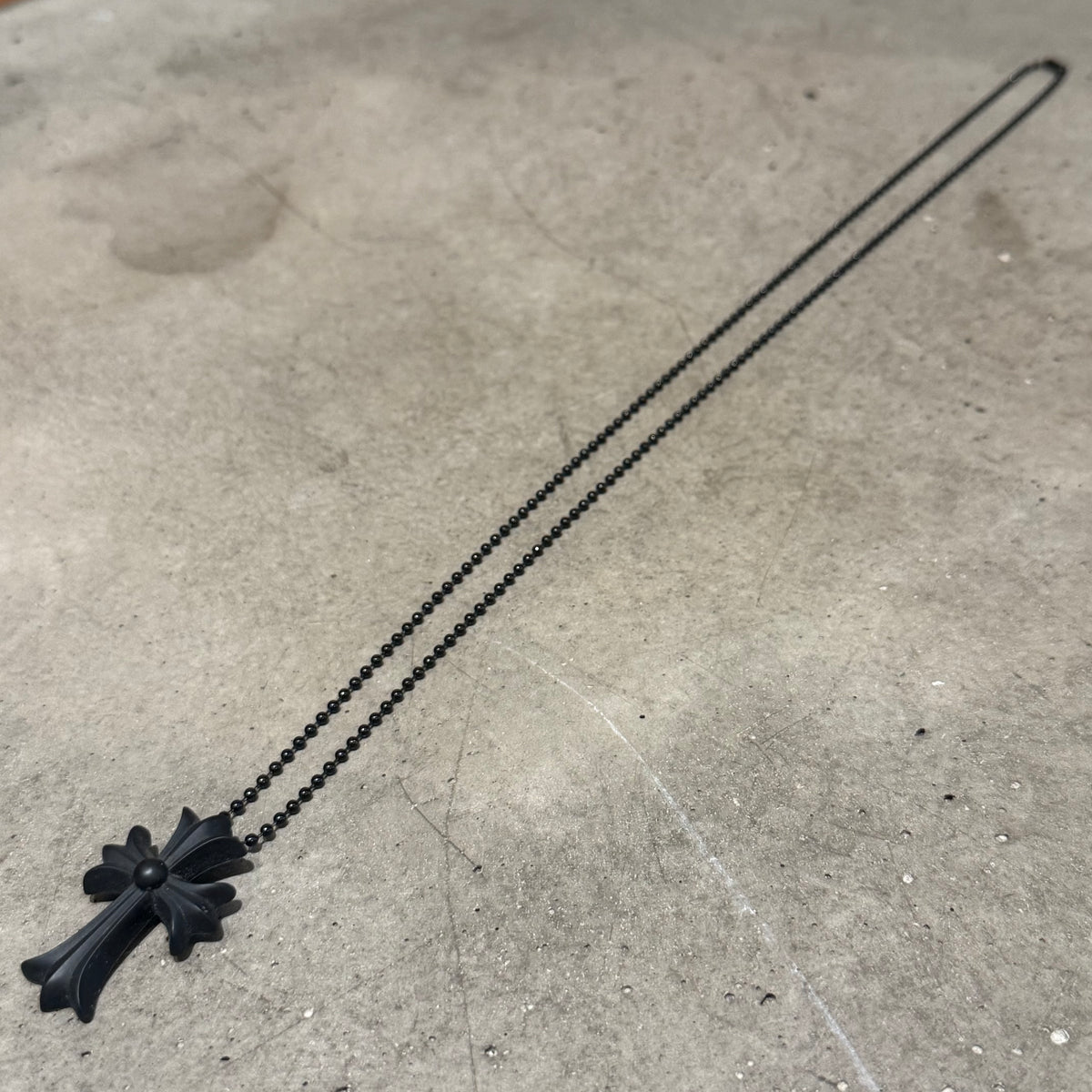 CHROME HEARTS SILICHROME CROSS NECKLACE ‘BLACK’