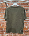 STUSSY WRITER GANG TEE ‘OLIVE’