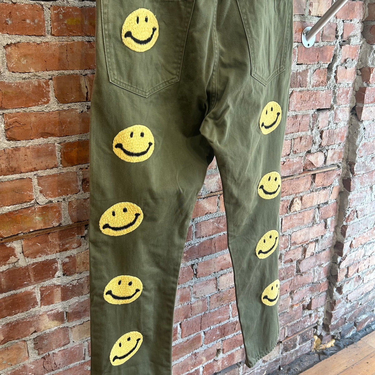 KAPITAL SMILEY PATCH MILITARY PANTS ‘SAGE’