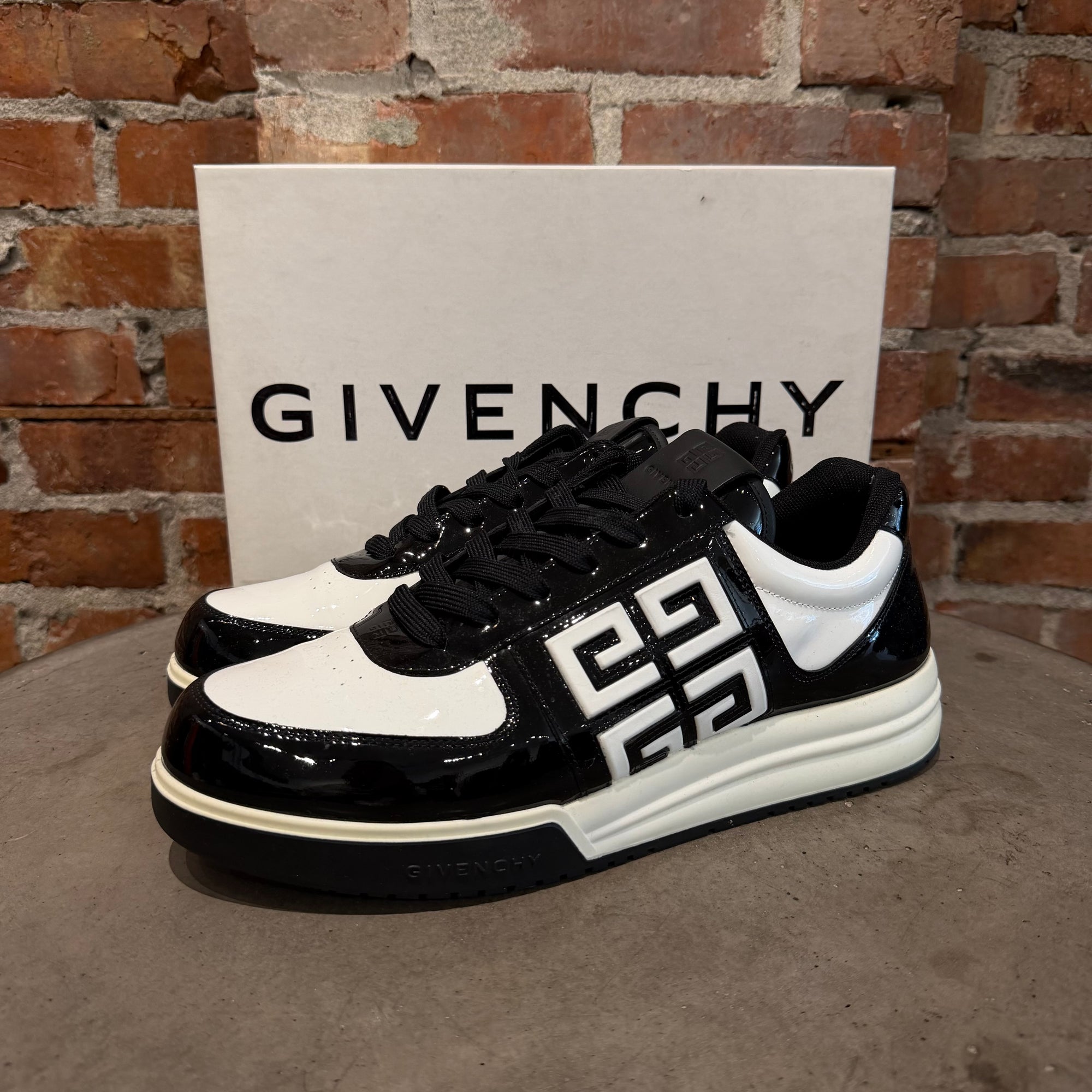 GIVENCHY G4 LOW PATENT LEATHER SNEAKERS ‘BLACK’