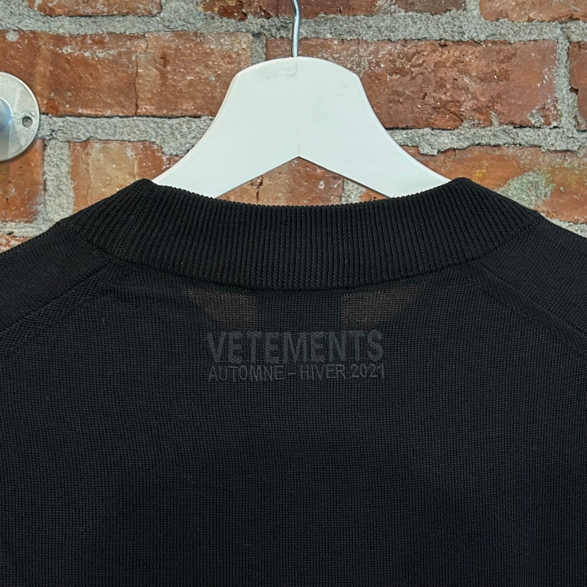VETEMENTS AW21 LOGO KNIT SWEATER ‘BLACK’