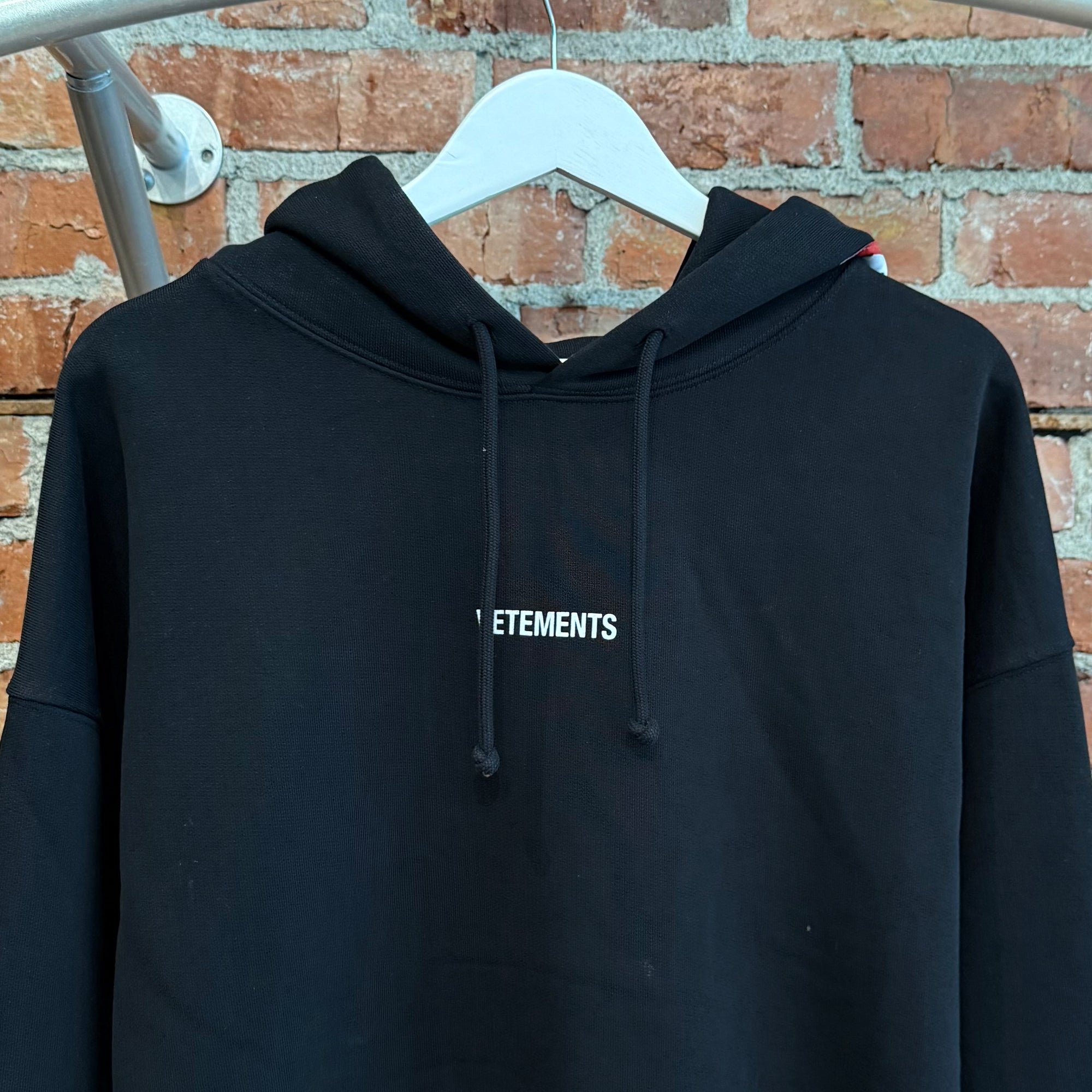 VETEMENTS LIMITED EDITION CARETAG LOGO HOODIE ‘BLACK’