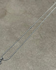 DEAL DESIGN GL CROSS XXS ONYX NECKLACE ‘SILVER’
