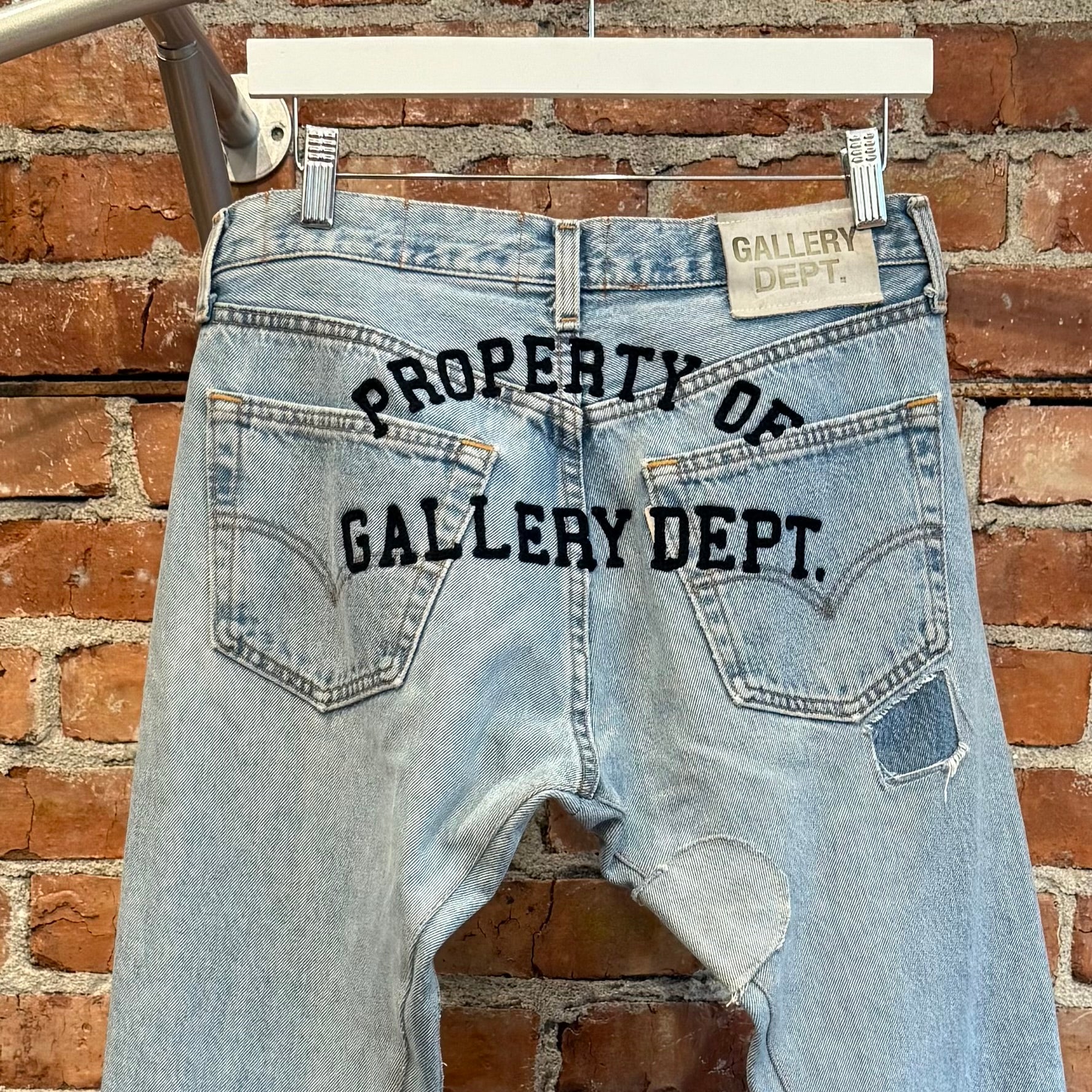 GALLERY DEPT. CULTURE III MIGOS LA FLARE JEANS ‘BLUE’