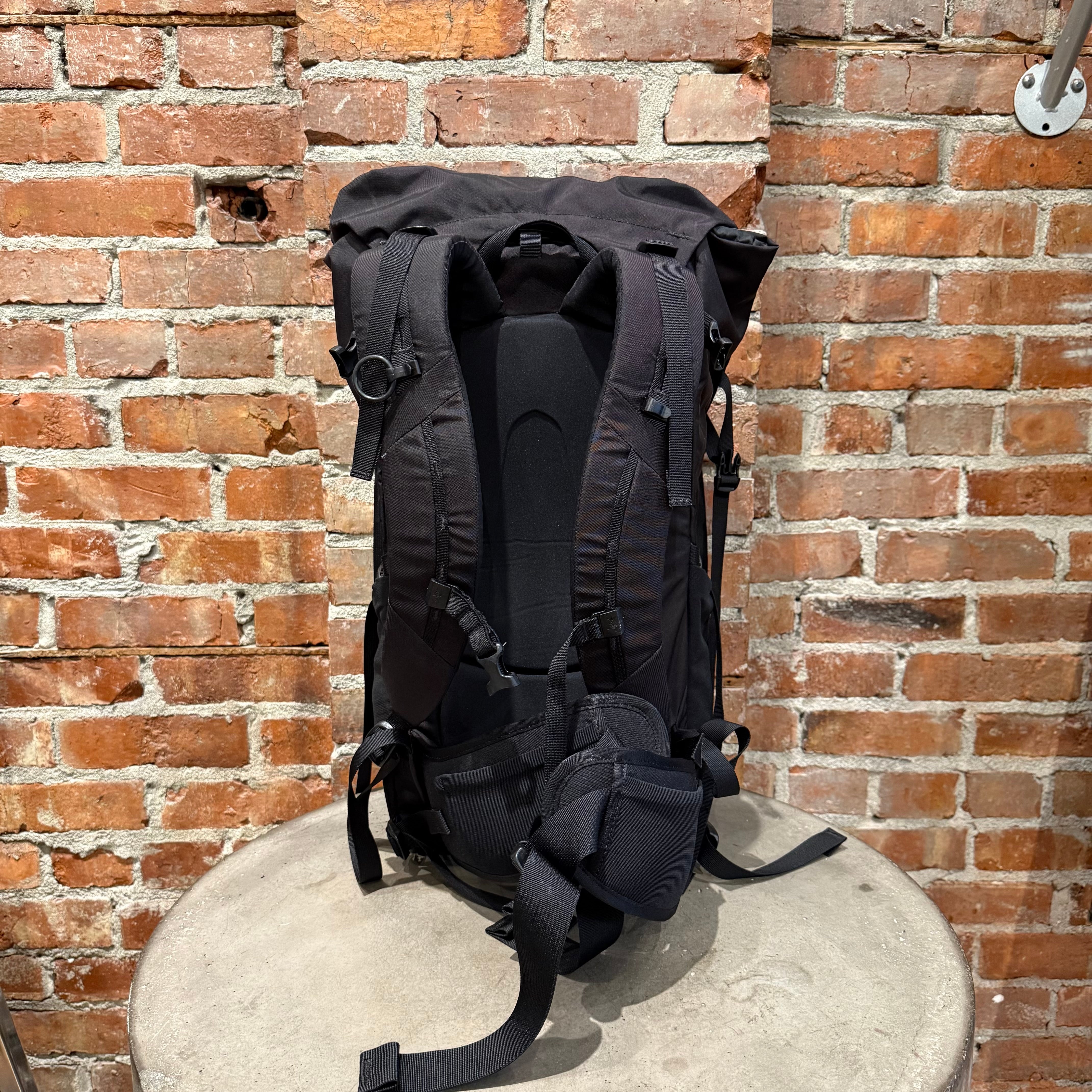 ARC'TERYX KATA 45 L BACKPACK 'BLACK' – Sadō Room