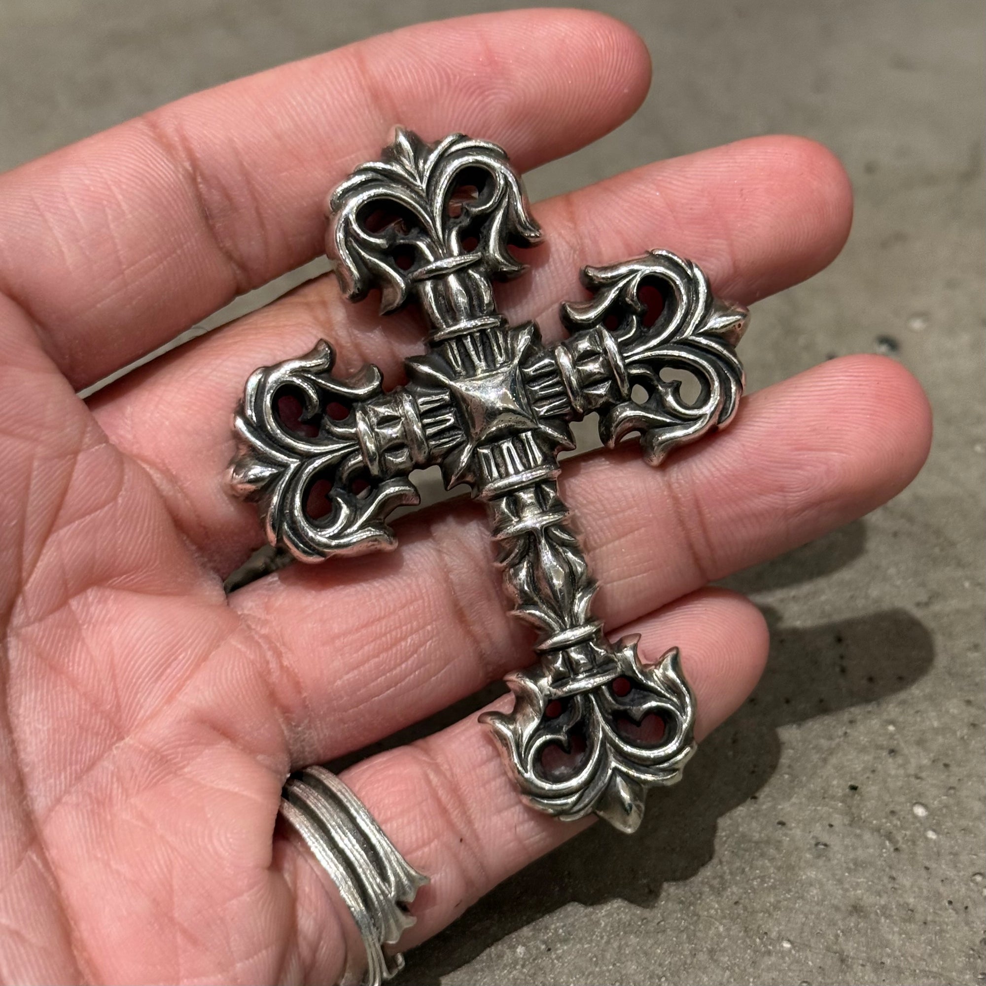 CHROME HEARTS LARGE FILIGREE CROSS NECKLACE ‘SILVER’