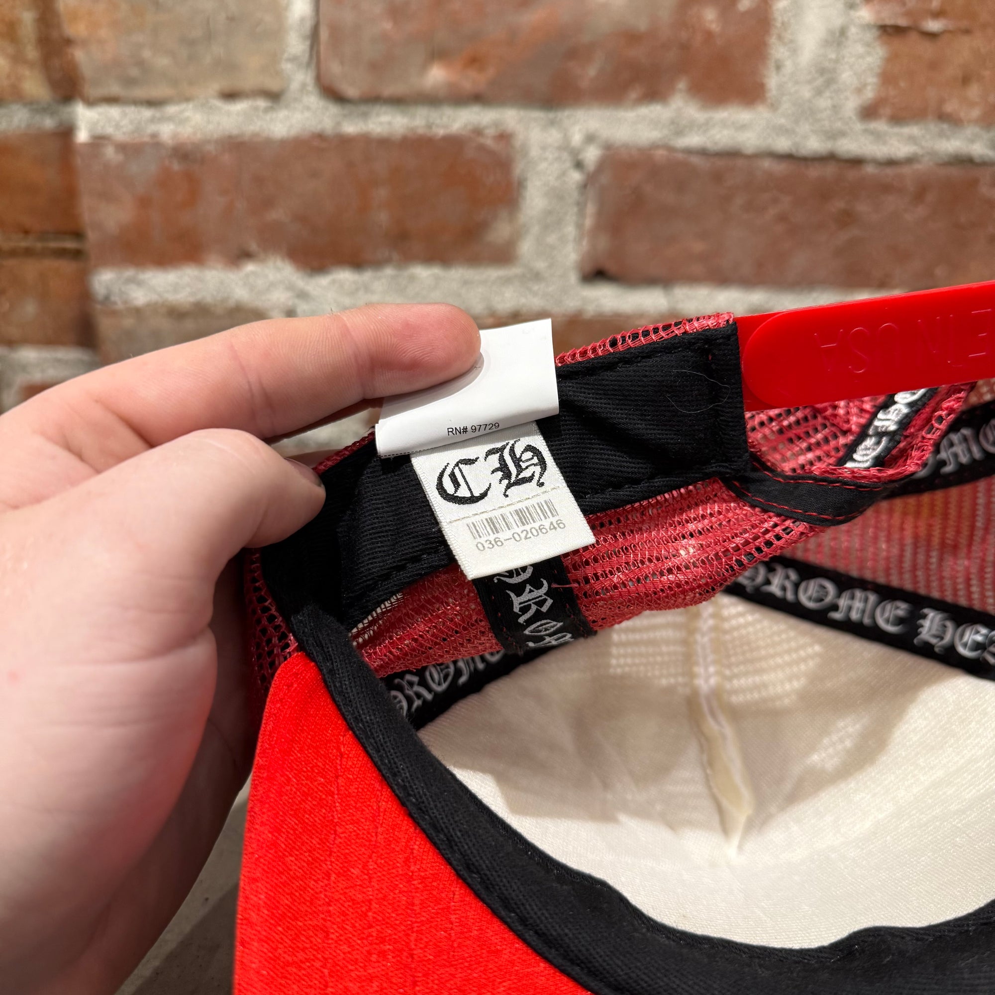 CHROME HEARTS MULTICOLOR  CEMETERY TRUCKER HAT ‘WHITE/RED’