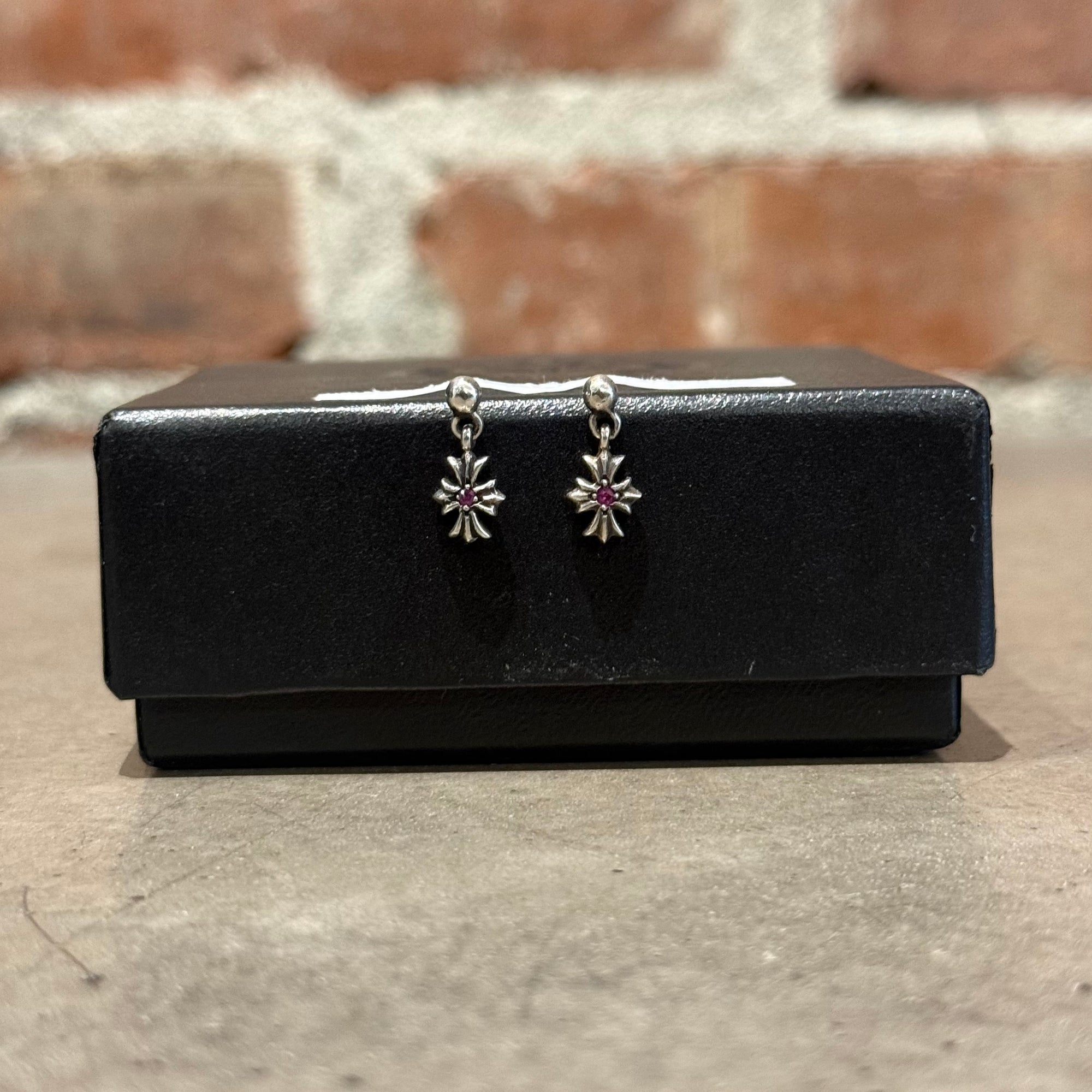 CHROME HEARTS TINY-E PINK SAPPHIRE EARRINGS ‘SILVER’